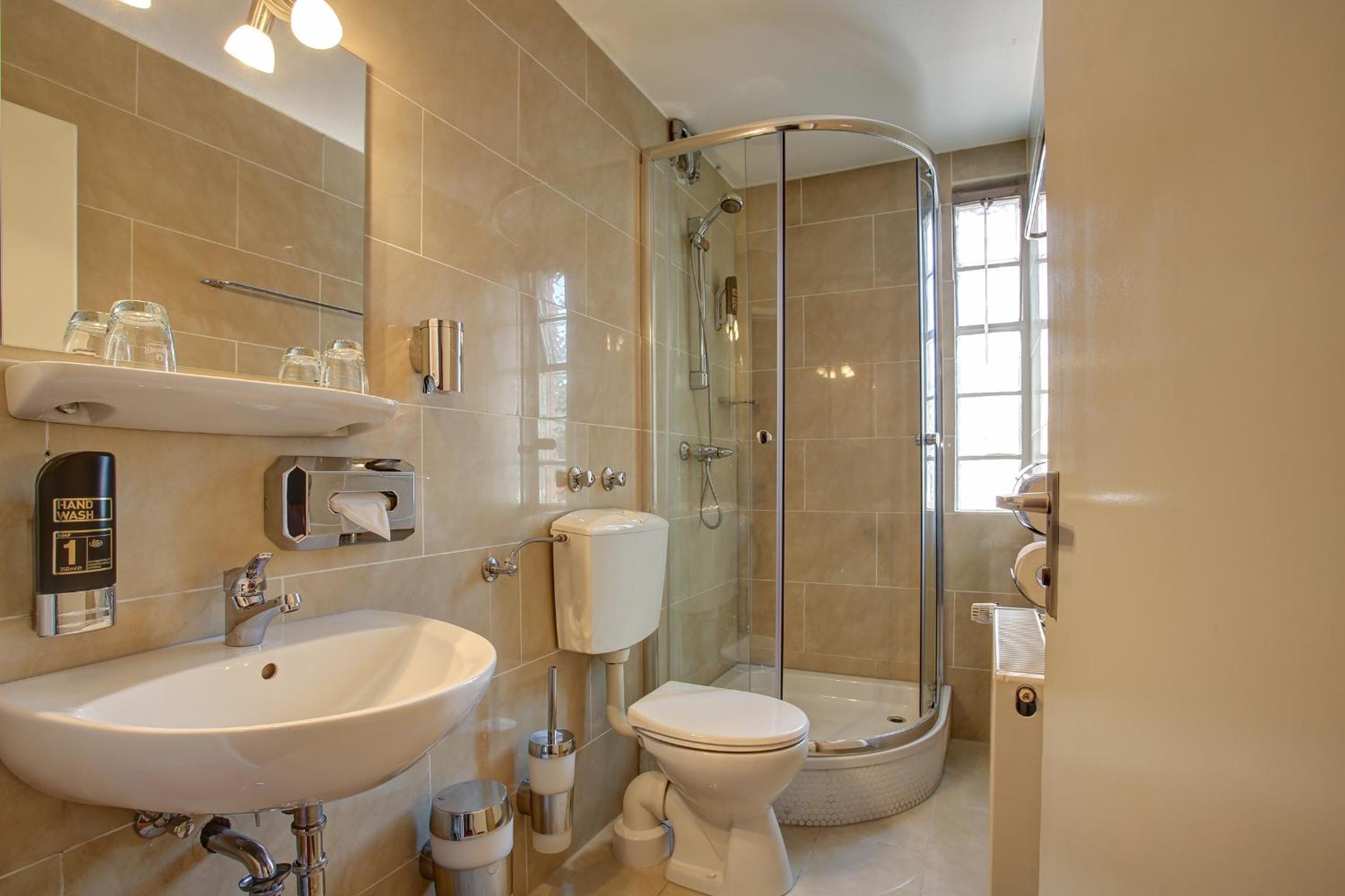 Single Room - Photo 18