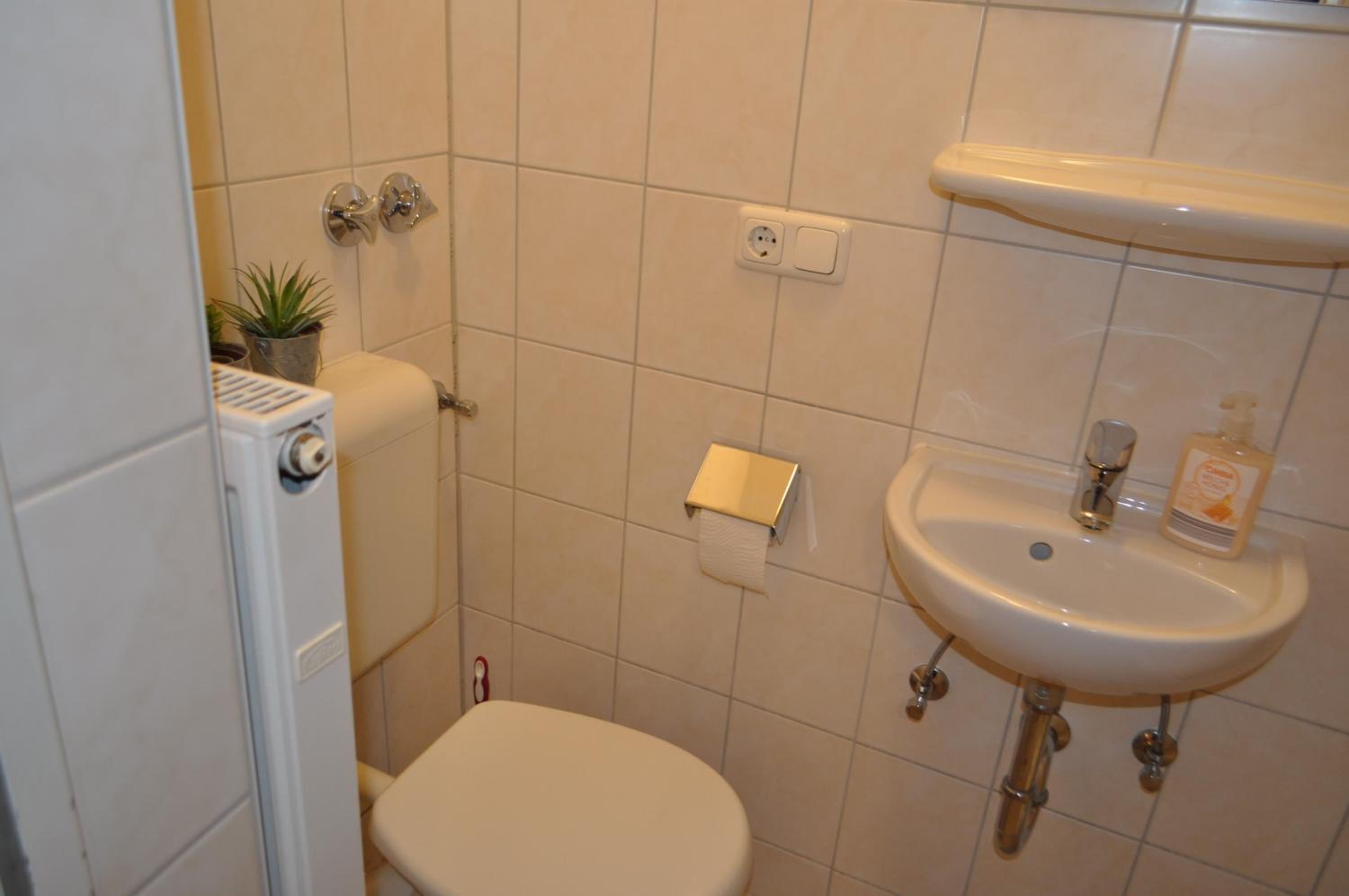 Single Room photo 3