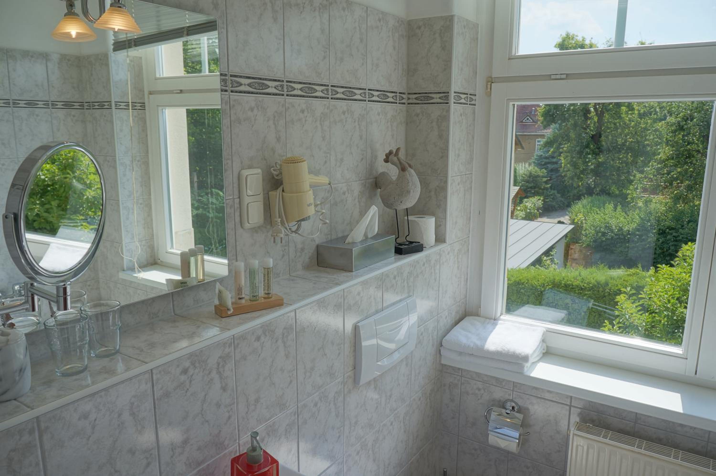 2-Person Studio Apartment - Photo 4