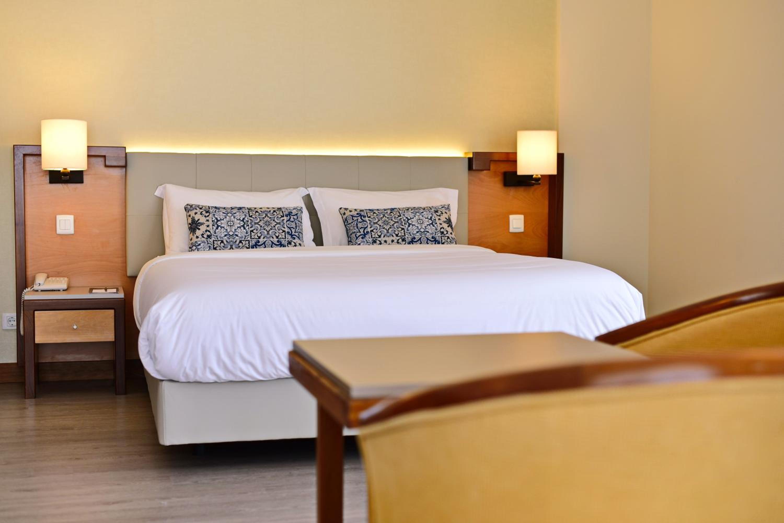 Premium Family Room thumbnail 6