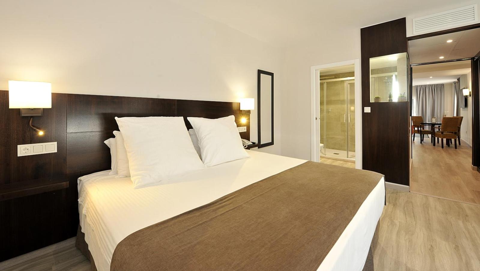 Suite - Photo 9