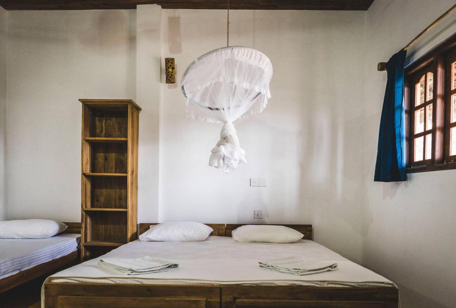 Double or Twin Room with Sea View photo 3