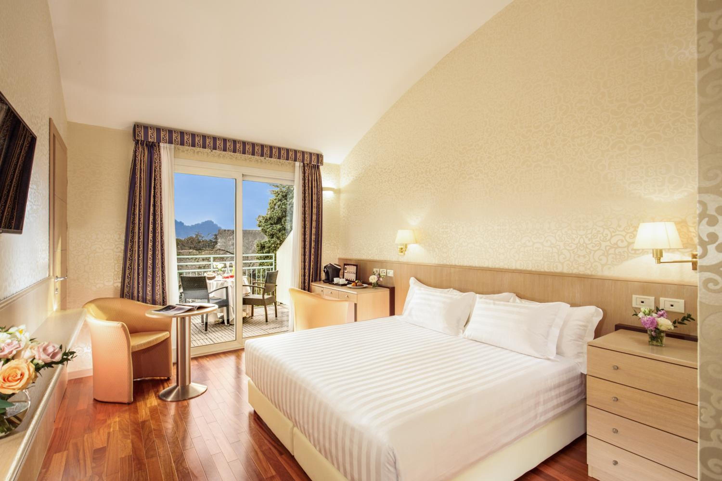 Executive Double Room With Lake View And Balcony photo 3