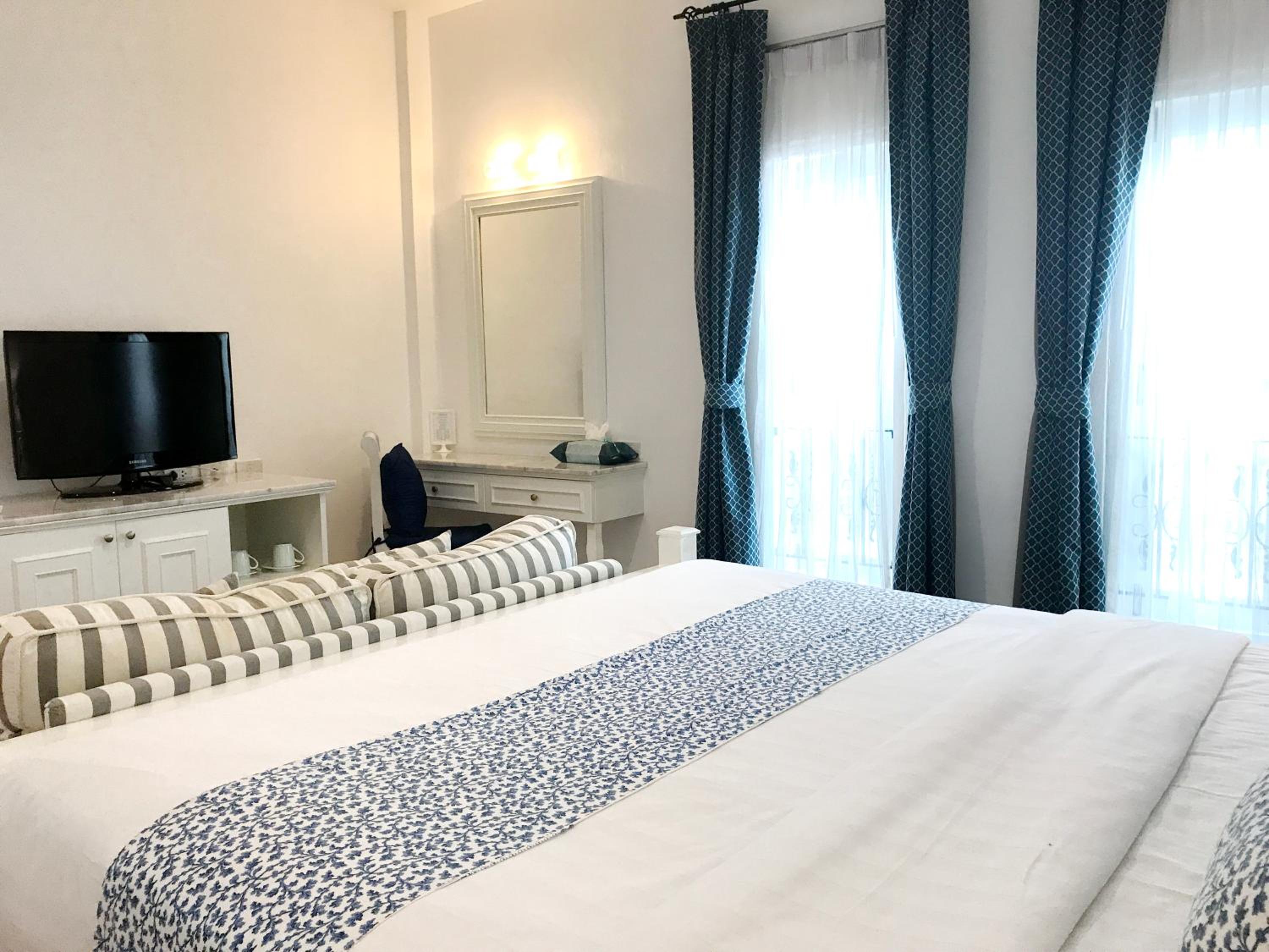 Premium Deluxe 1 King High Floor - Photo 1