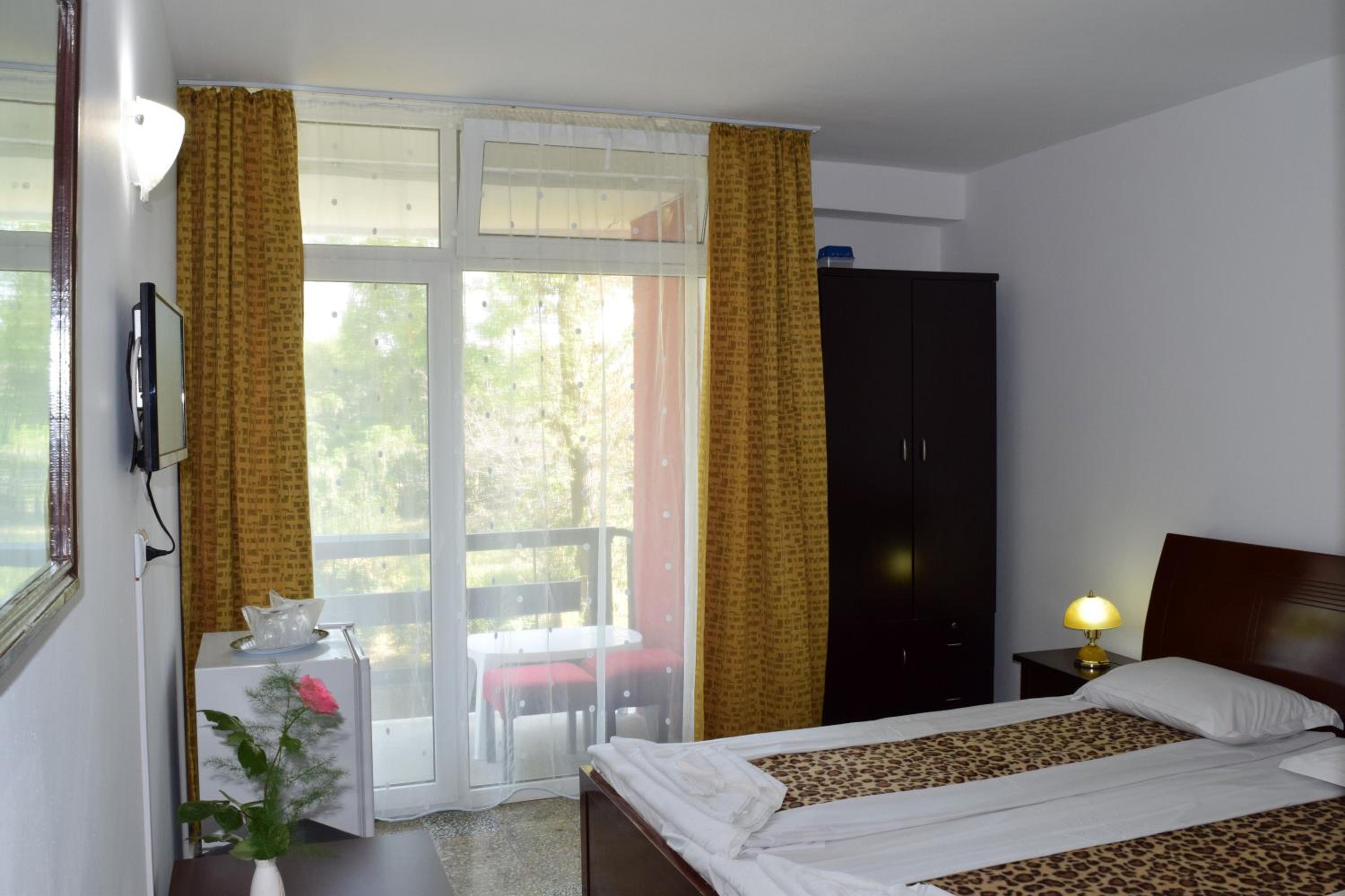 Double Or Twin Room photo 3