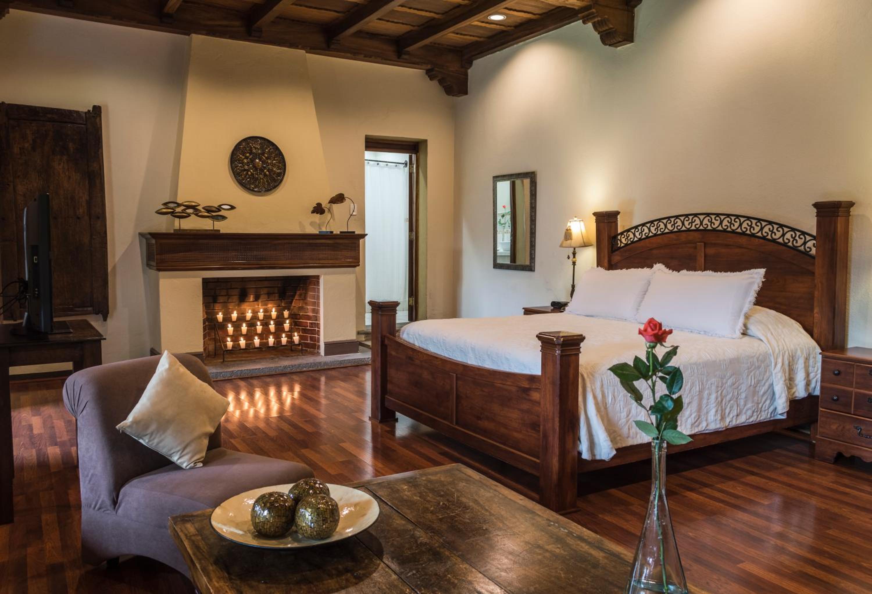 Deluxe King Suite