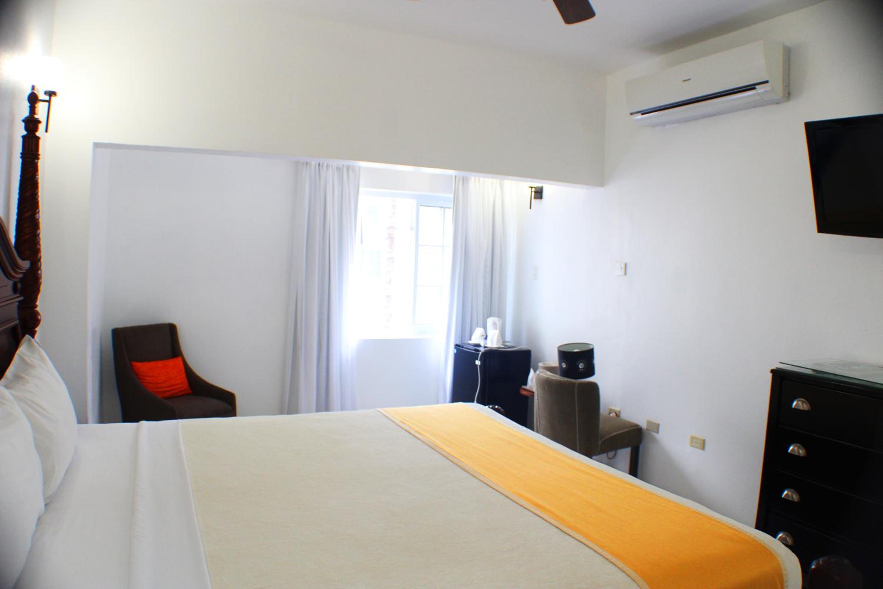 Executive Room 1 King Bed