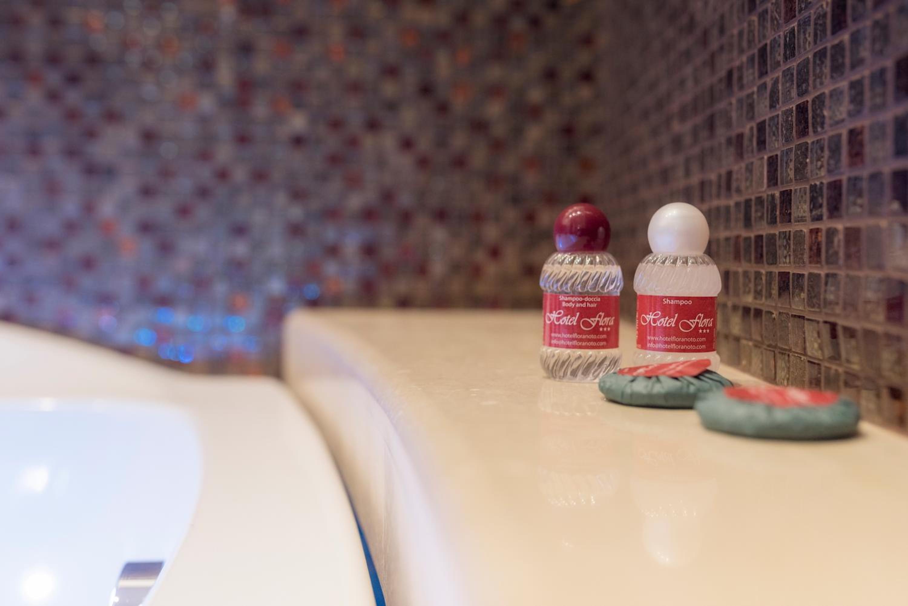 Suite with Spa Bath - Photo 5