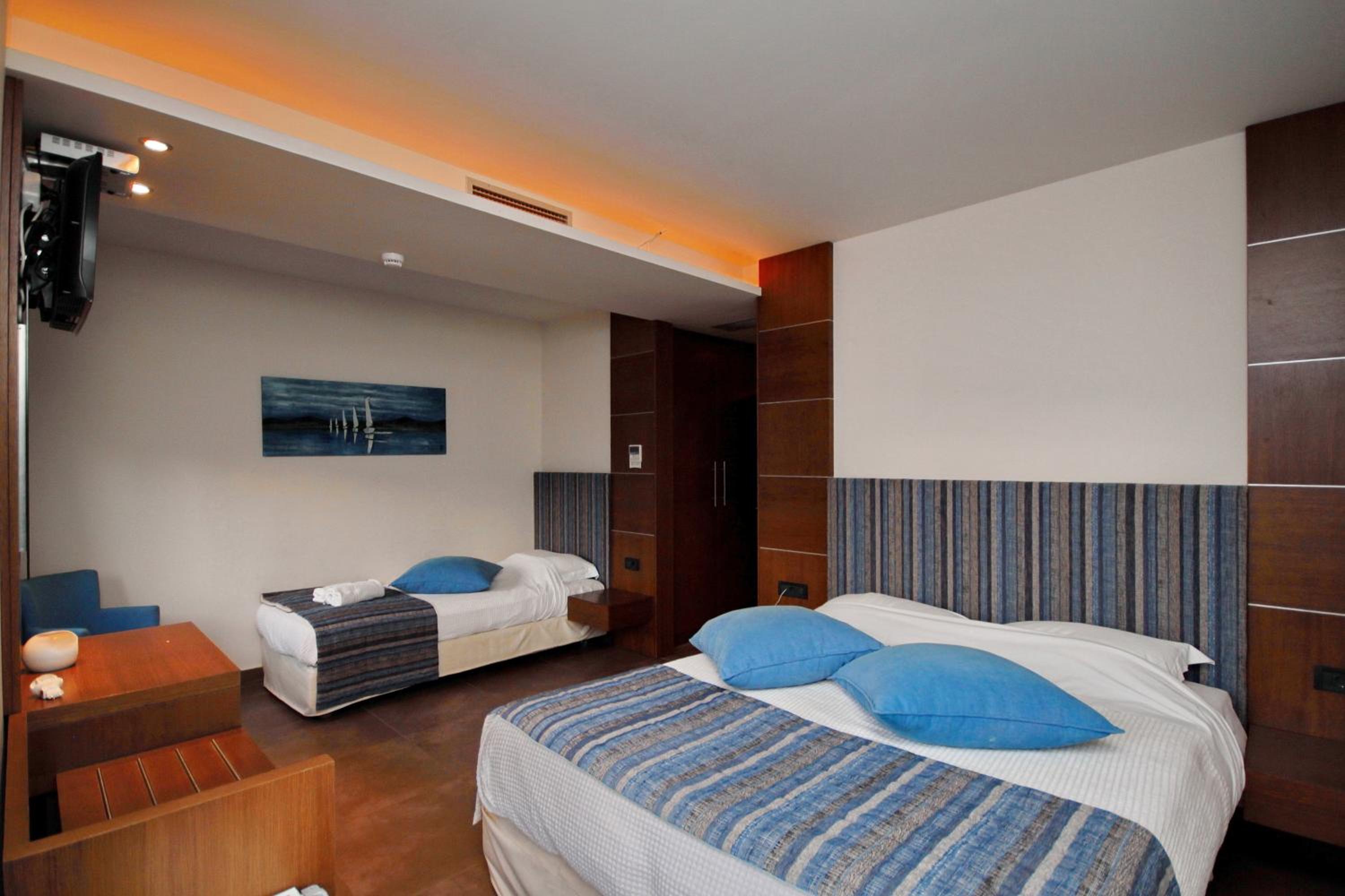 Triple Room with City & Castle View - Photo 1