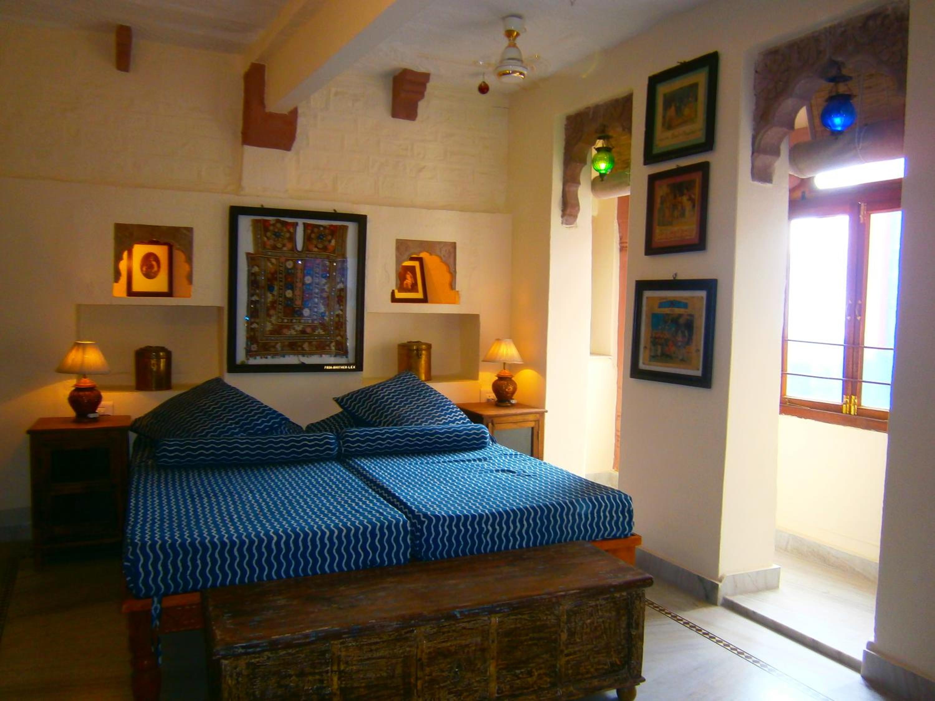 King Suite with Balcony - Photo 17