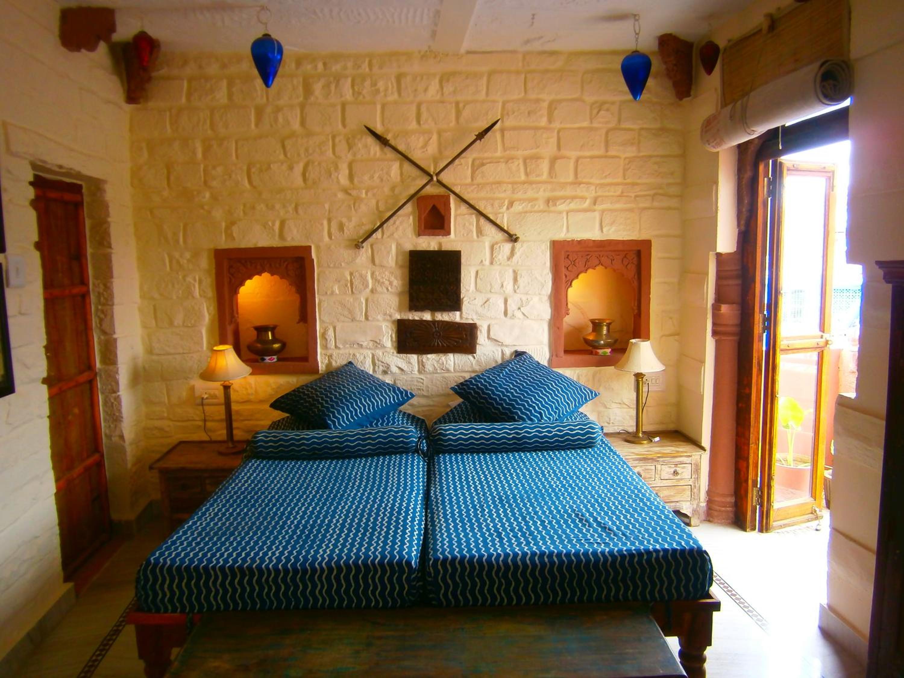 King Suite with Balcony - Photo 19