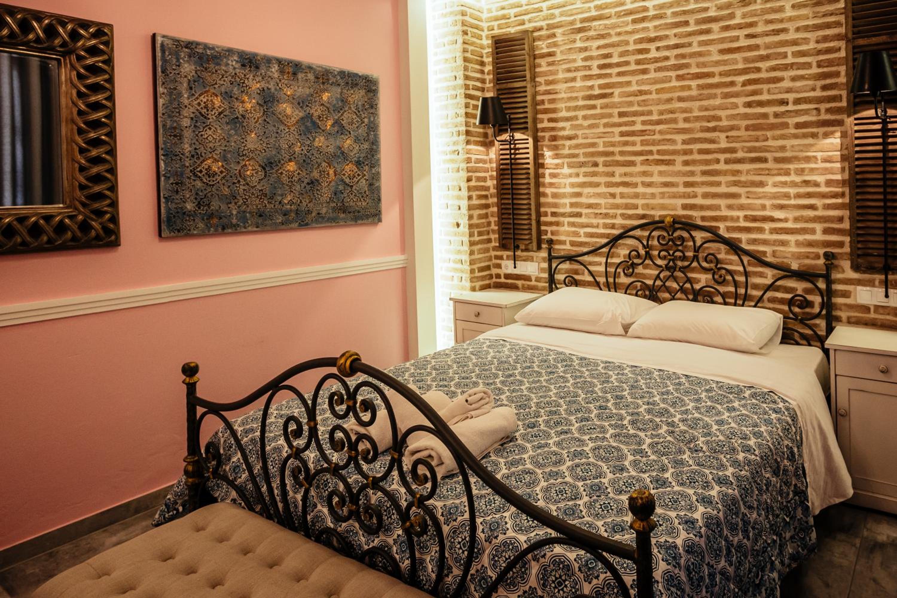Deluxe Double Room with City View - Building B - Photo 9