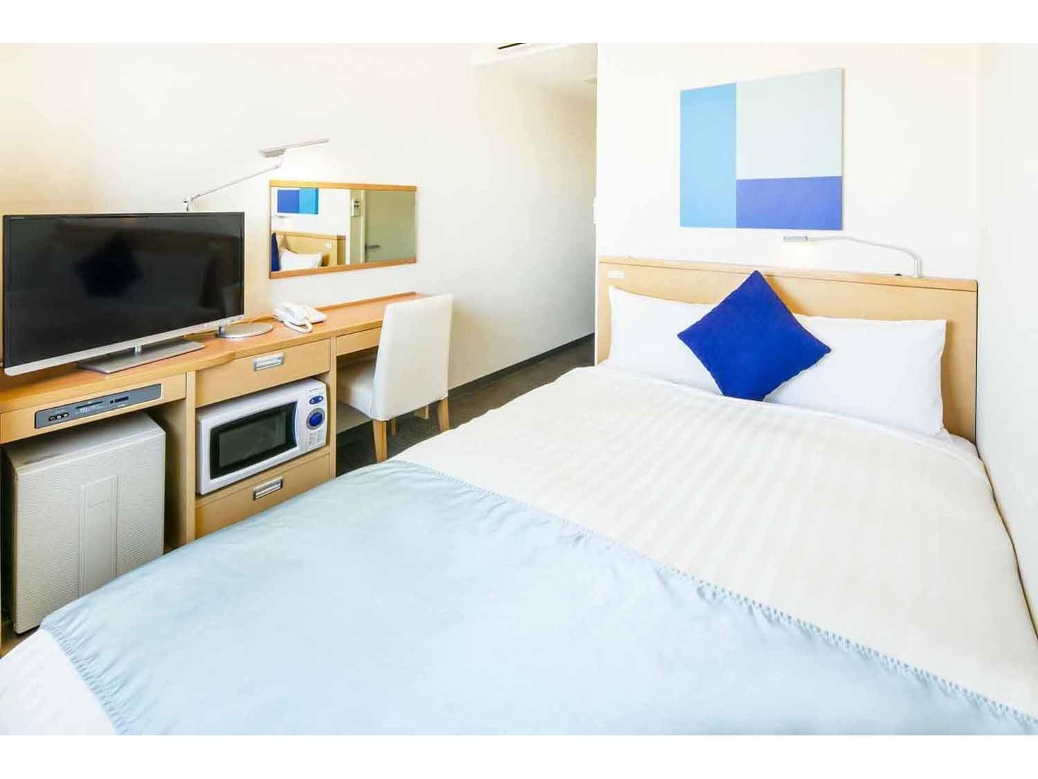 Double Room with Small Double Bed - Non-Smoking photo 2