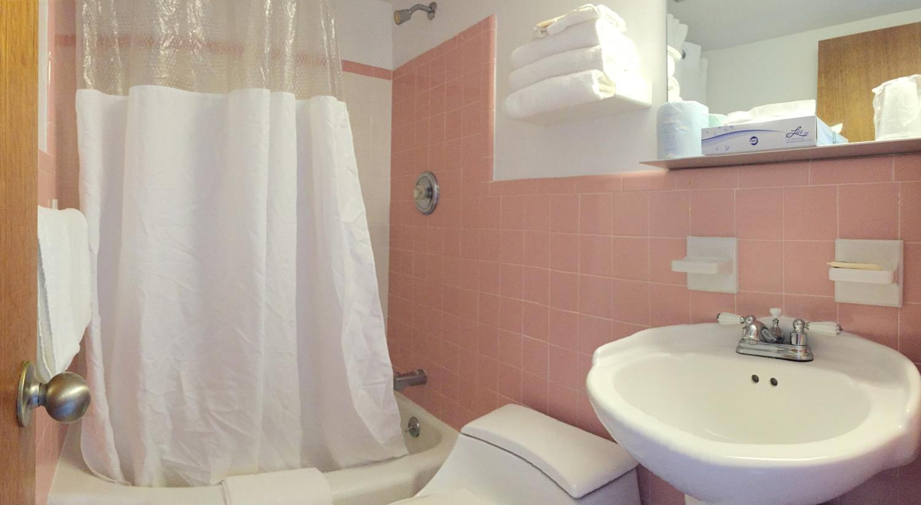 Family Suite with Kitchenette photo 2