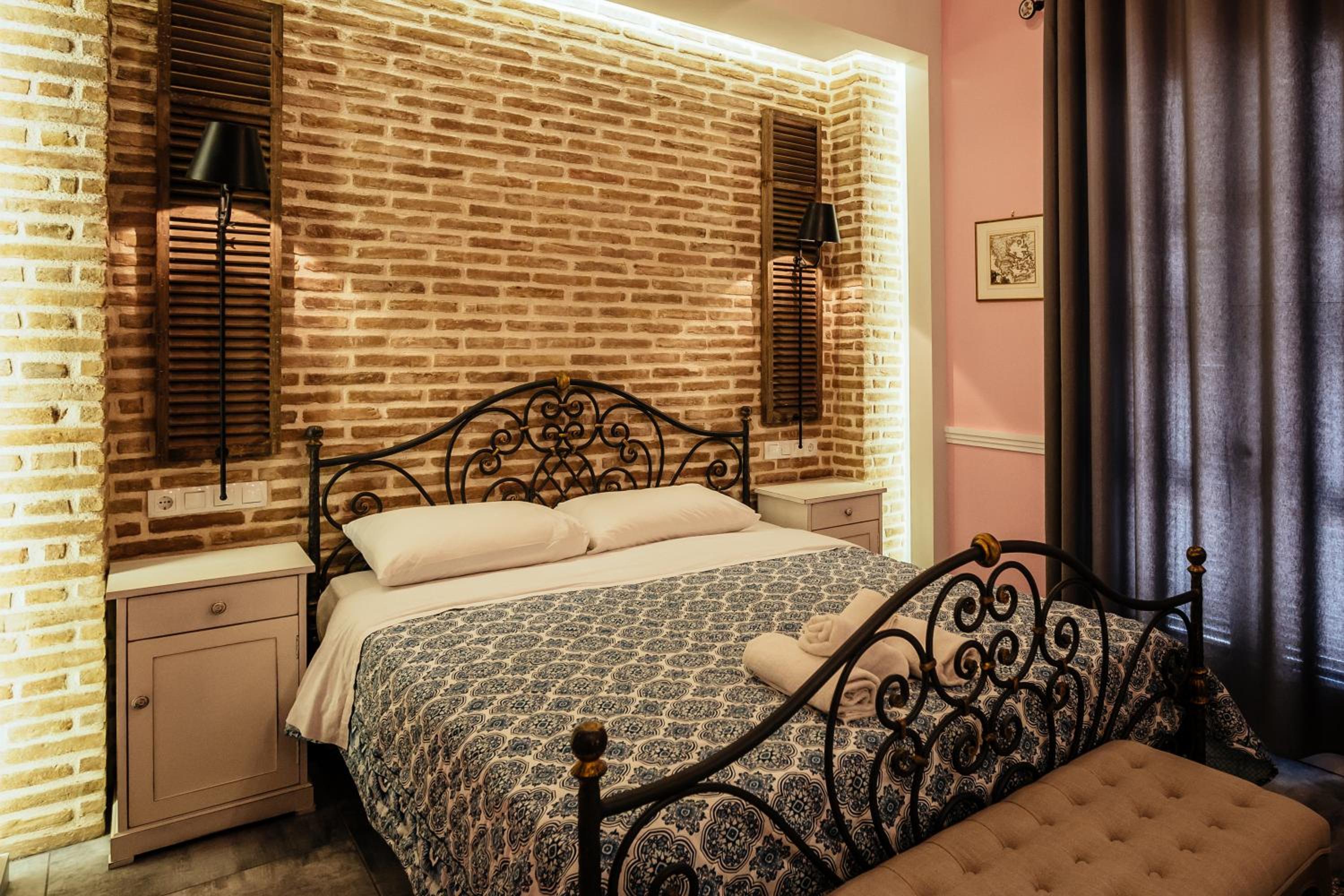 Deluxe Double Room with City View - Building B - Photo 10