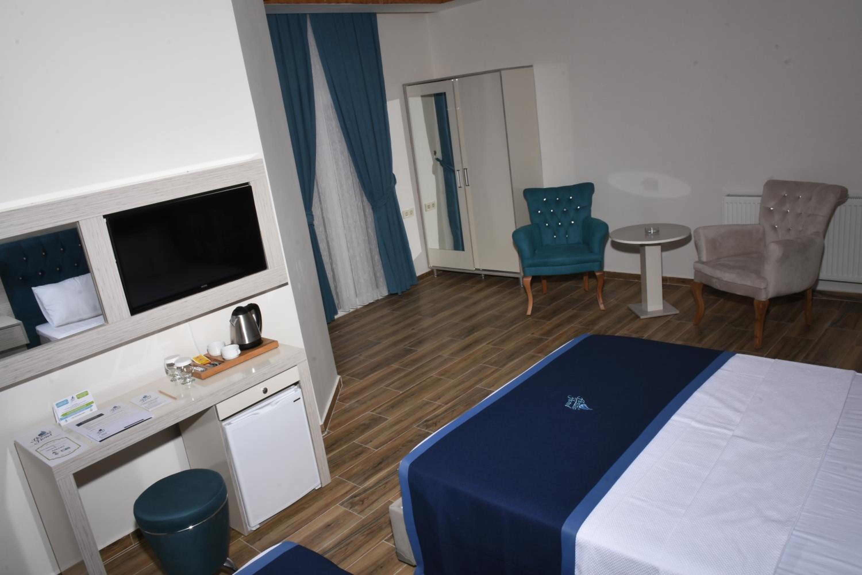 Double or Twin Room photo 1