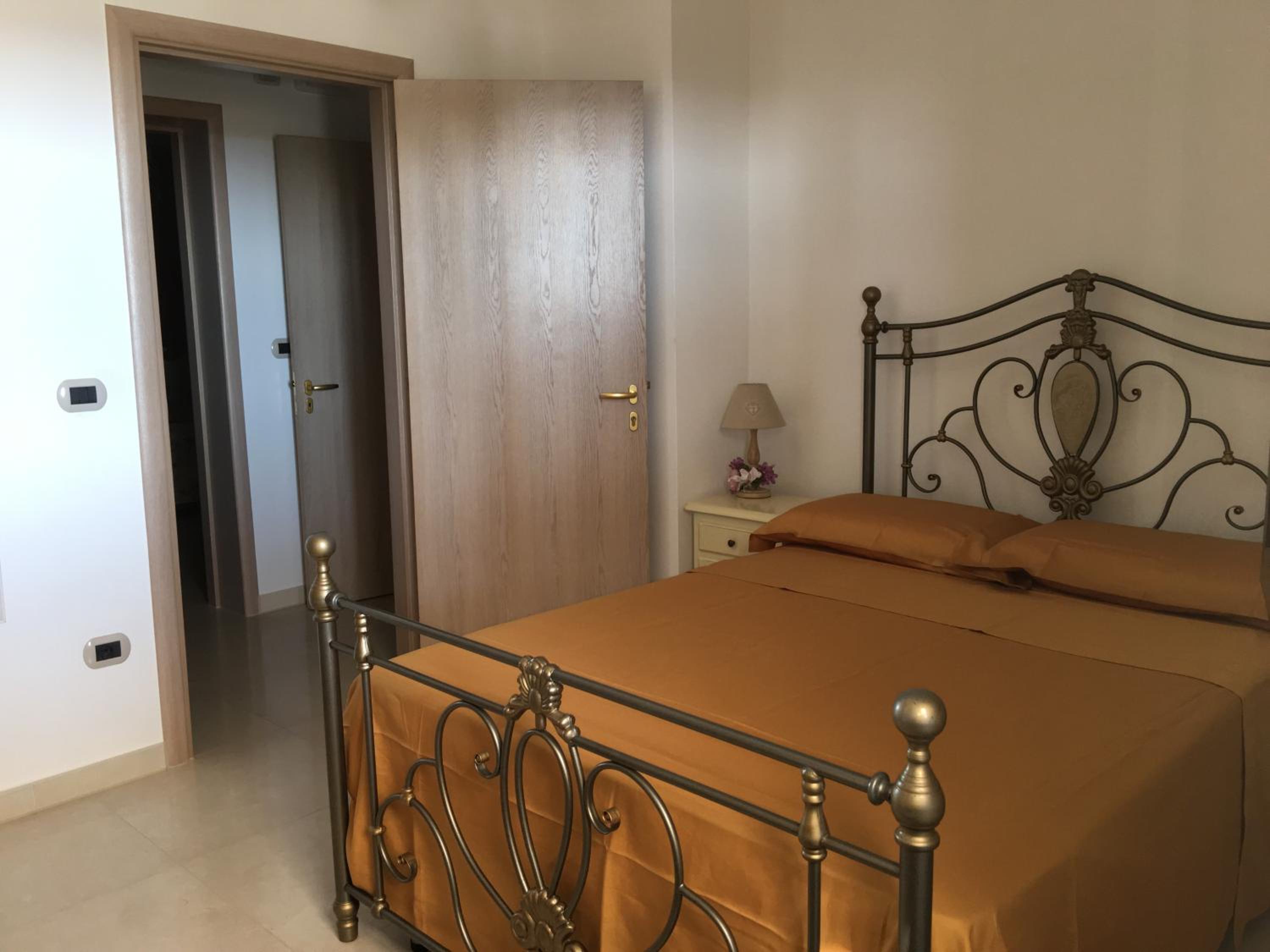 Small Double Room with Private External Bathroom