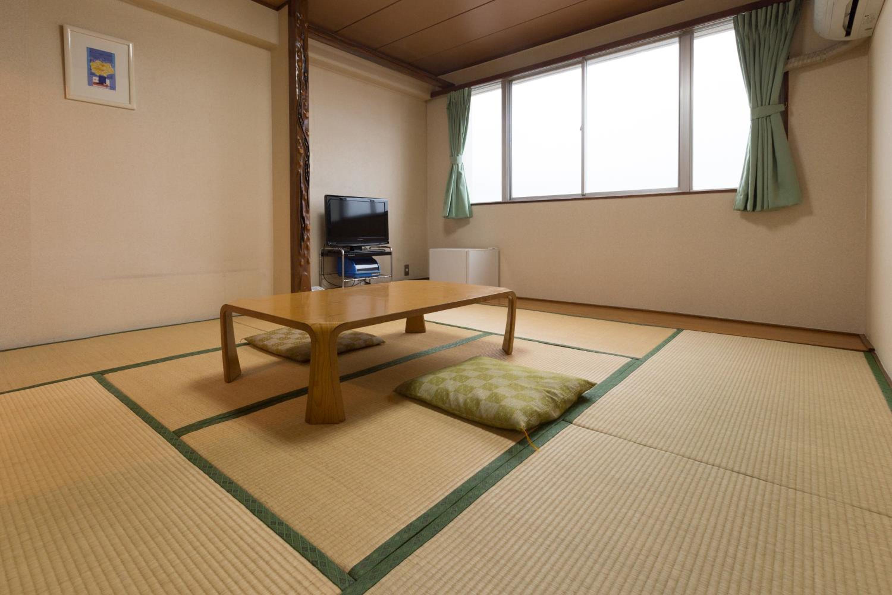 Standard Japanese-Style Room - Smoking