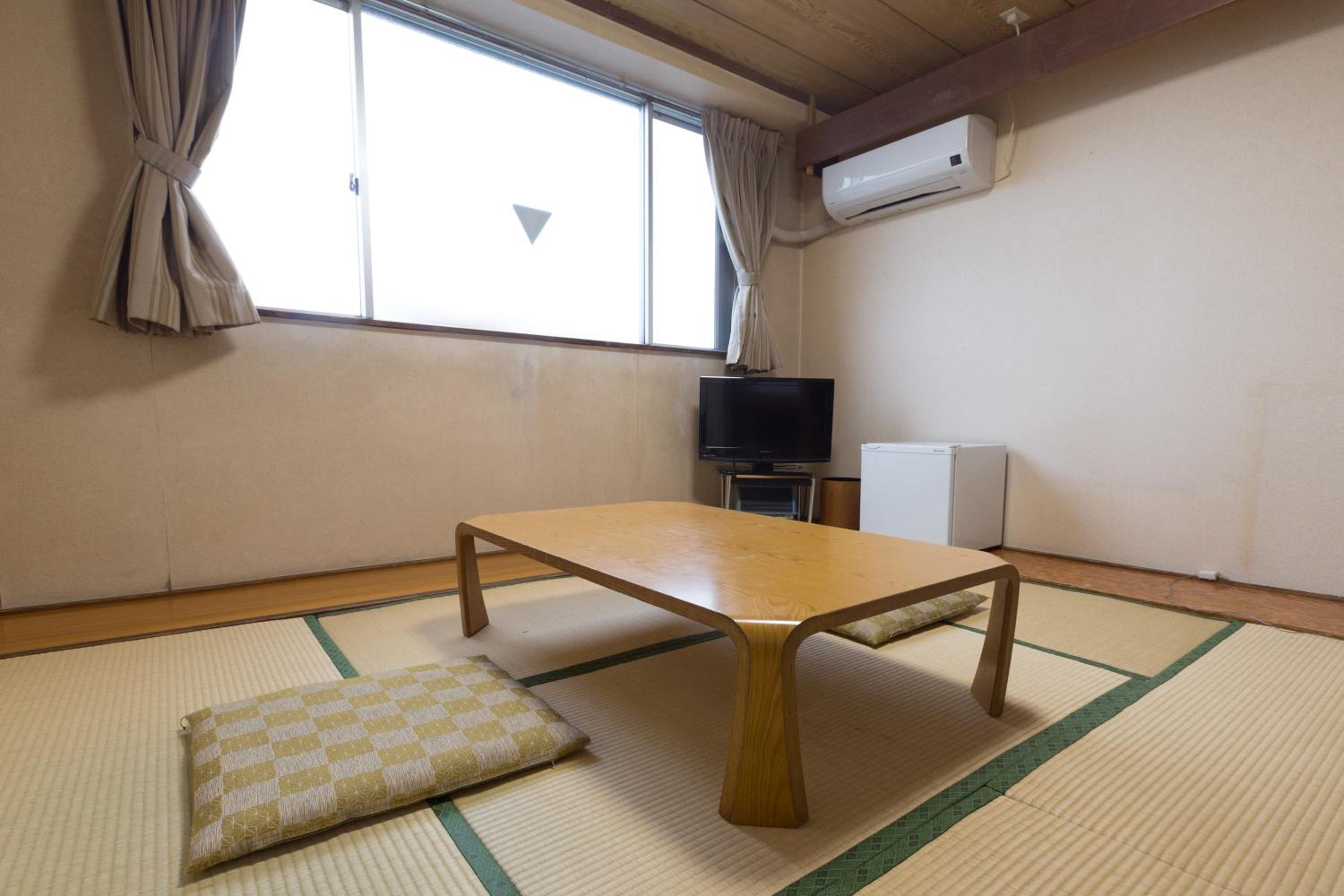 Economy Japanese-Style Room - Smoking - Photo 1