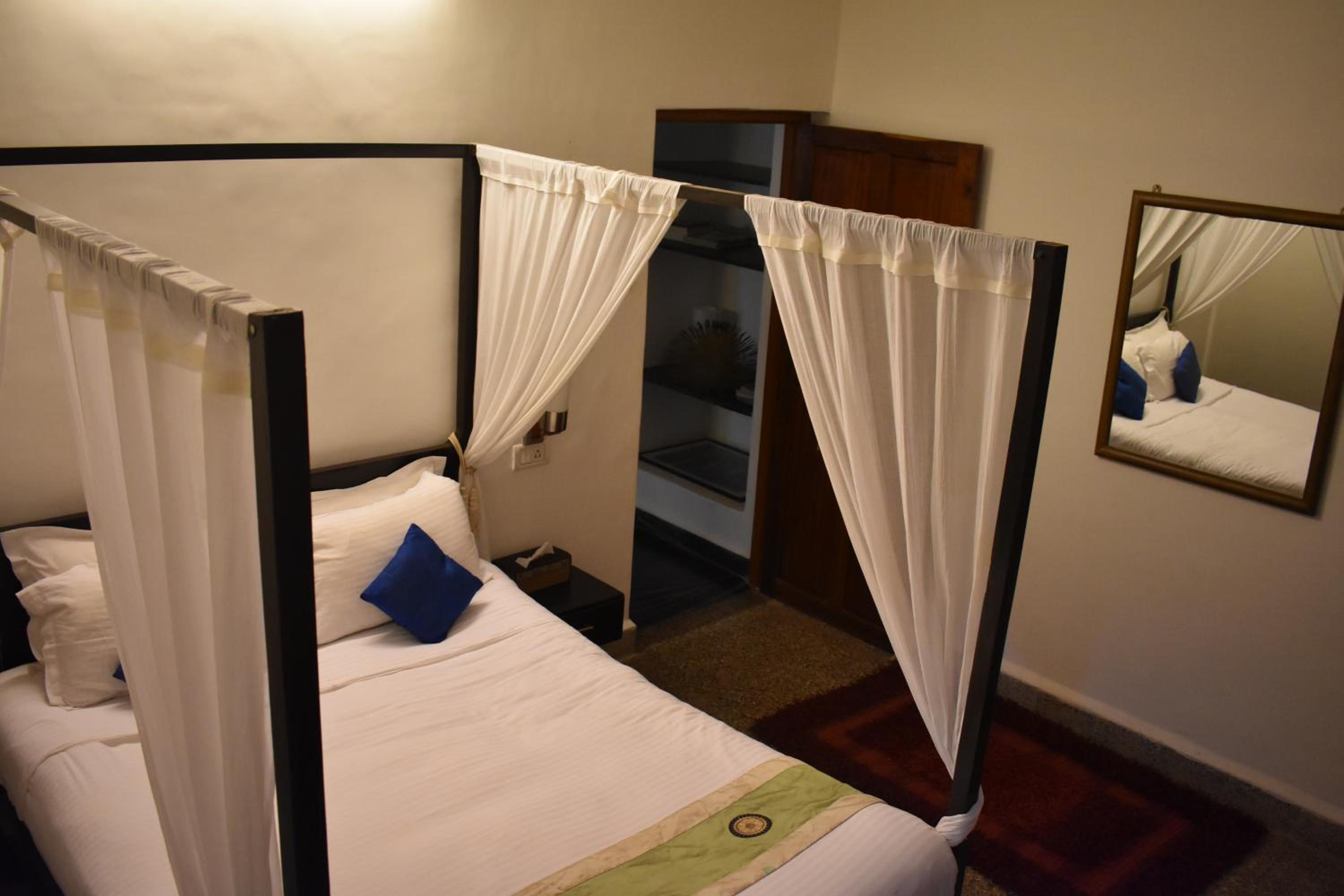 Large Double Room photo 3