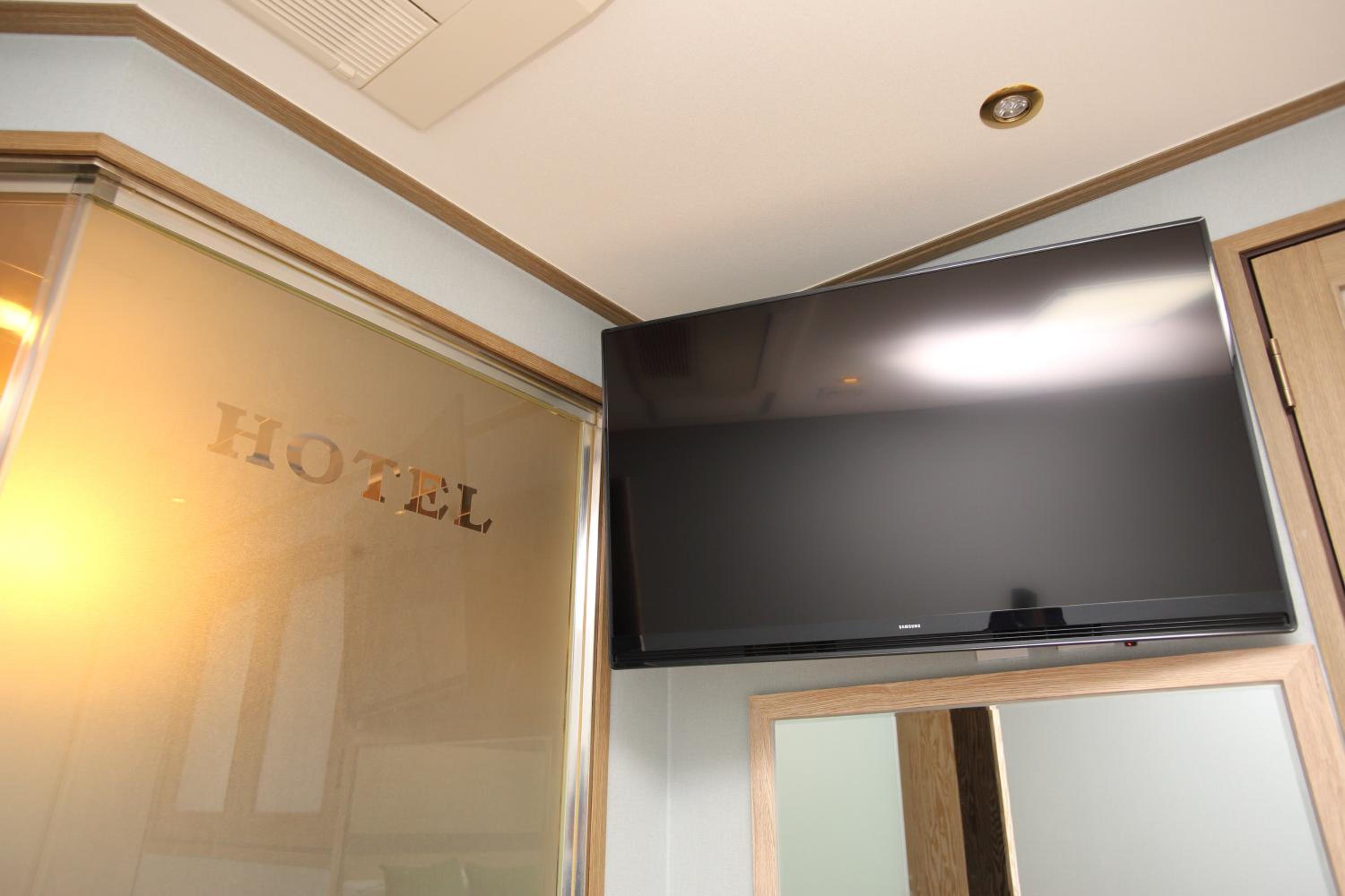 Deluxe Queen Room - Photo 10