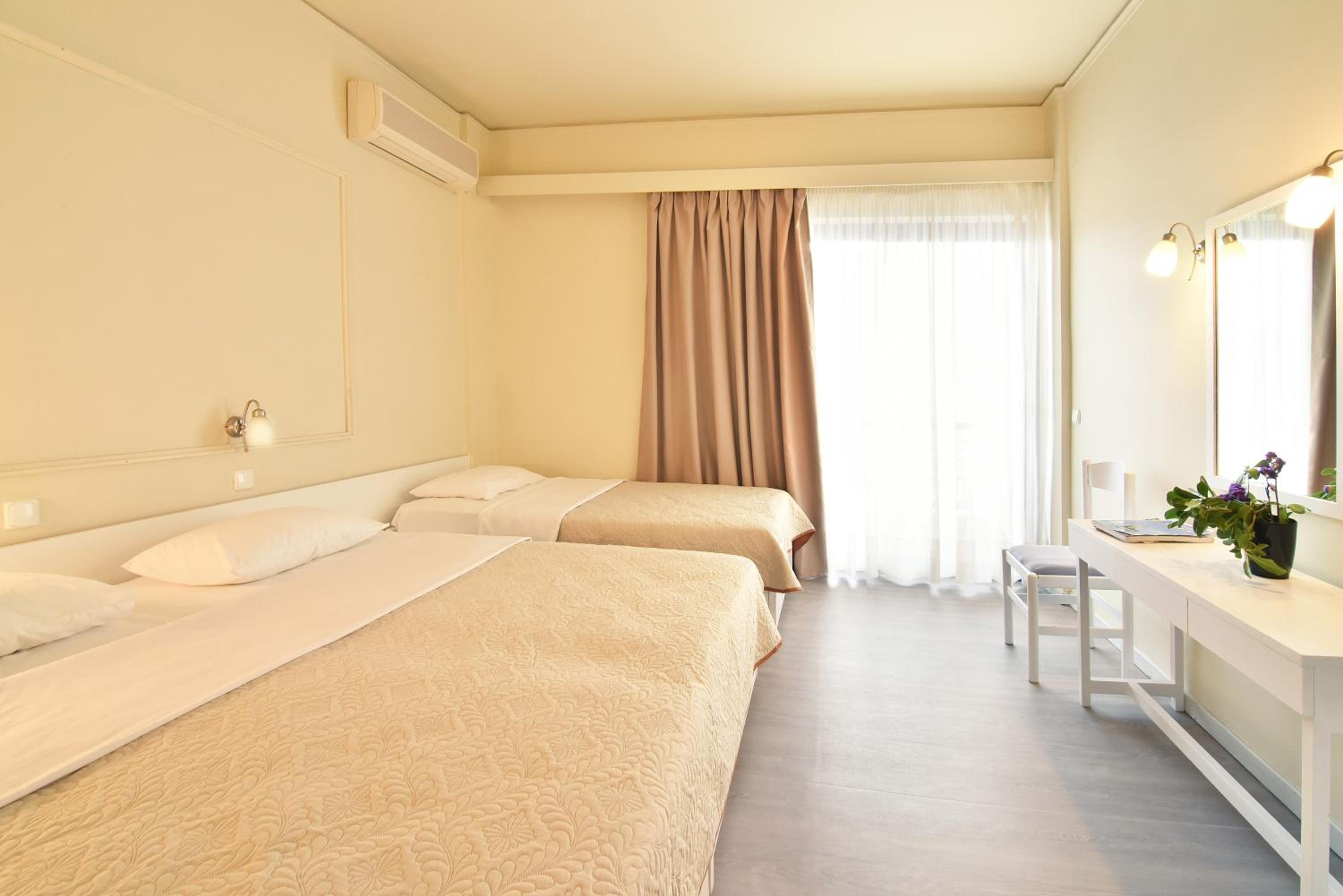 Triple Room - Photo 6