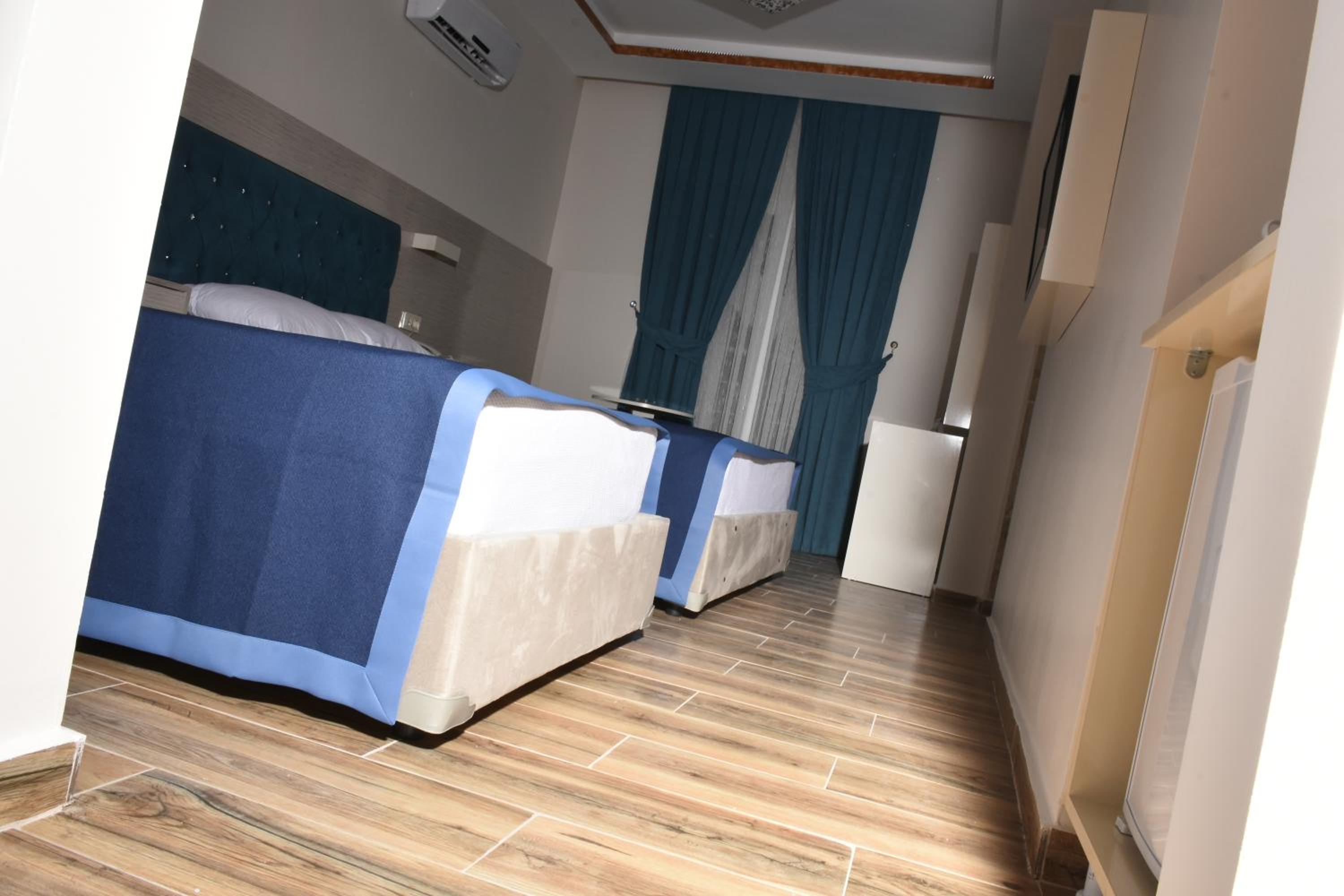 Double or Twin Room photo 3