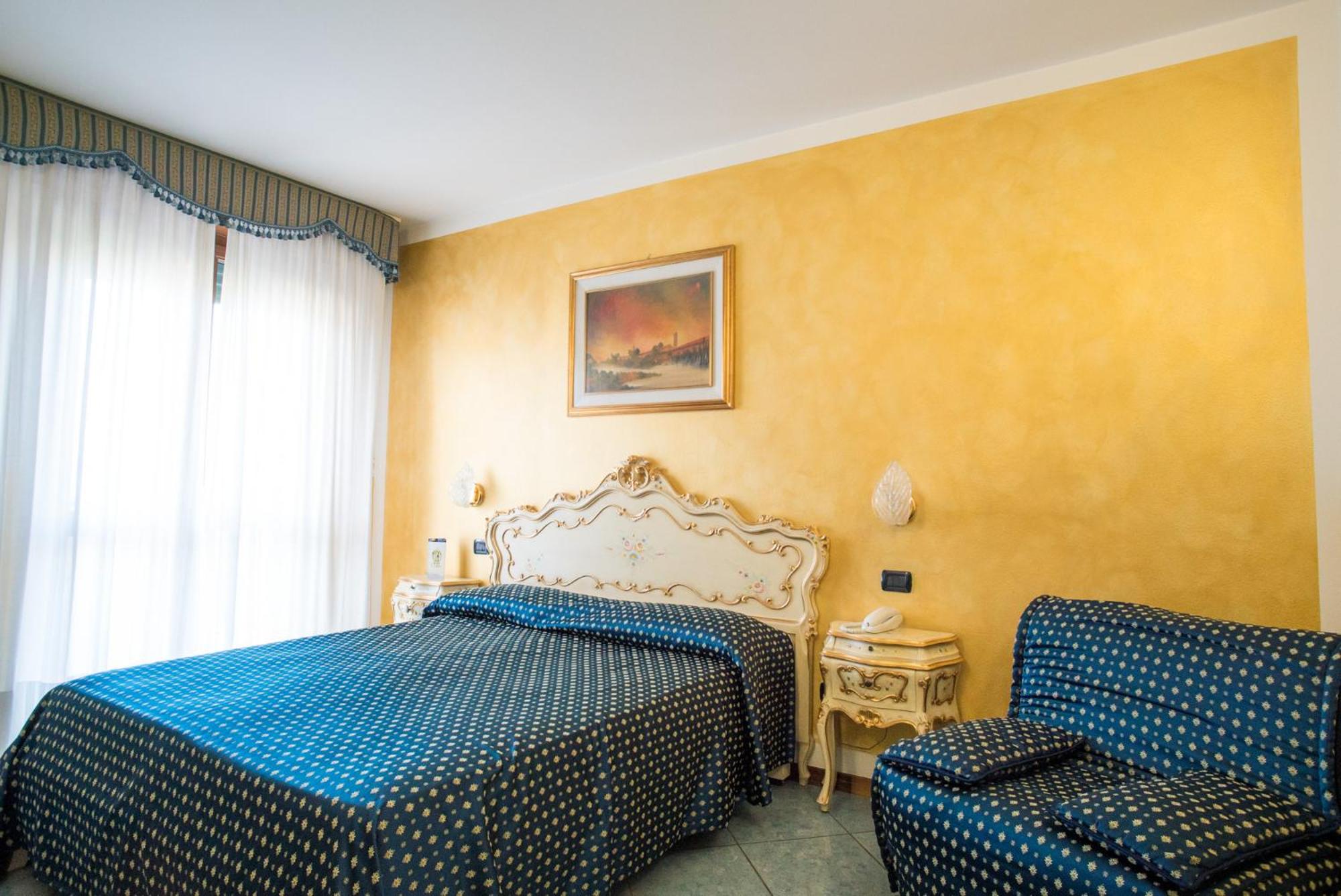 Economy Double or Twin Room photo 1