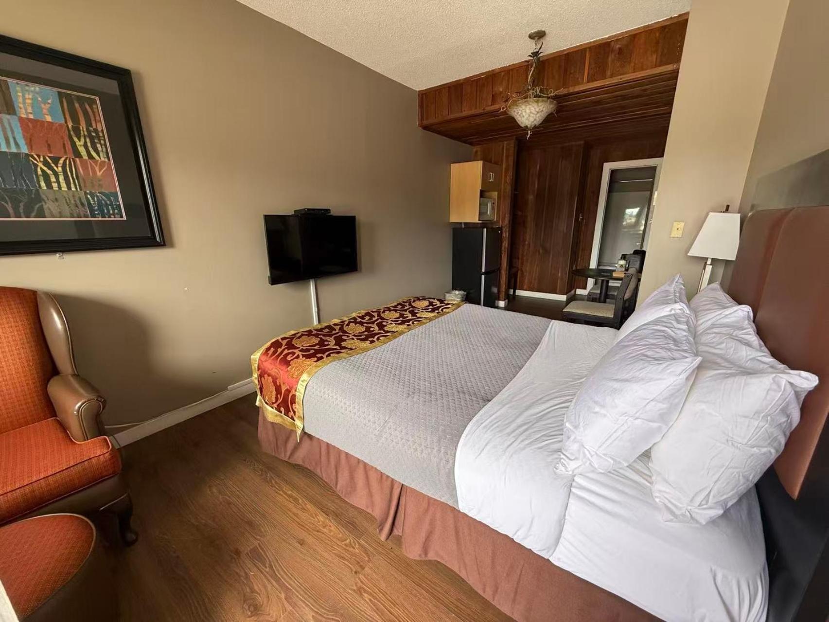 Economy Double Room photo 1