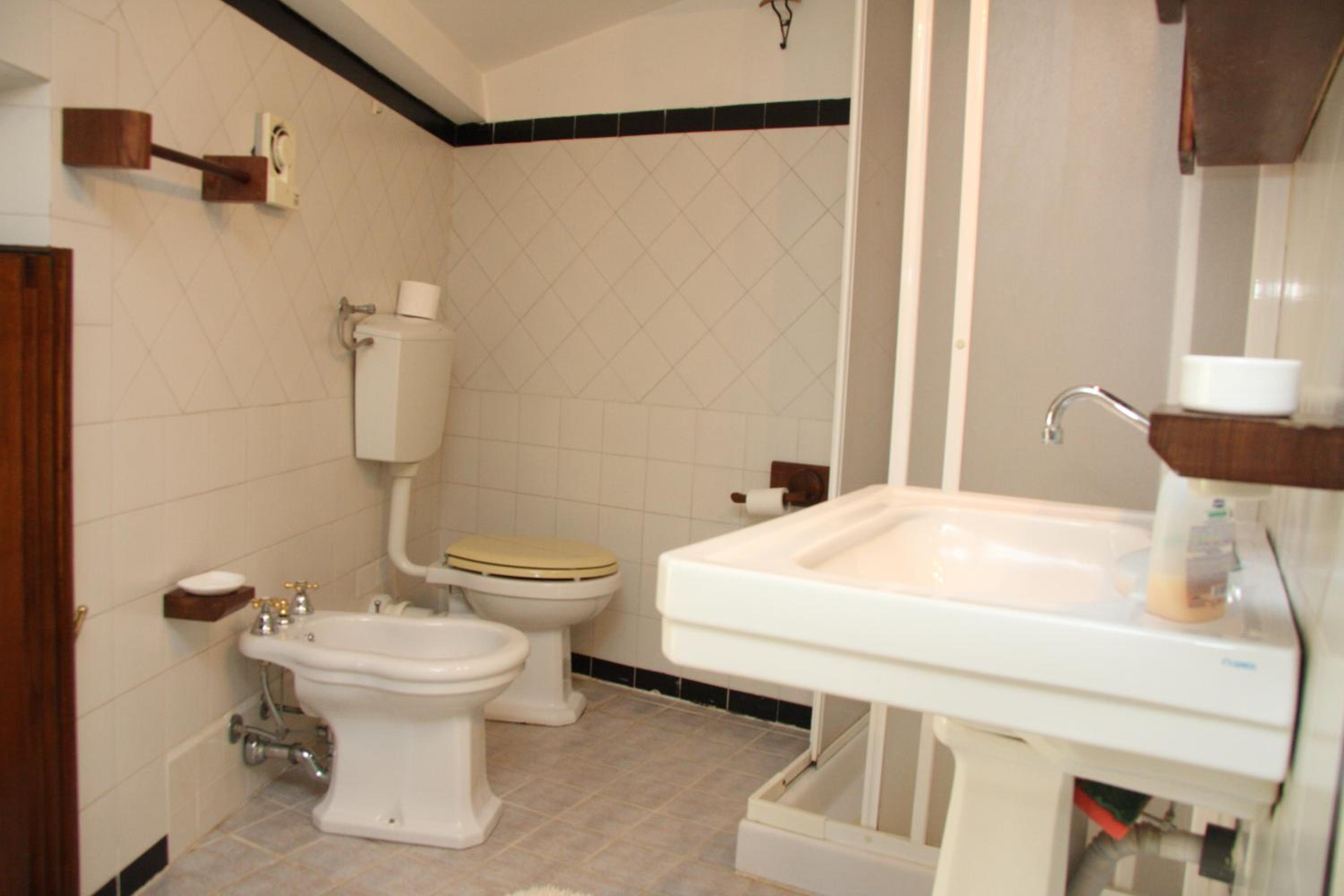 Double Room with Shared Bathroom photo 3