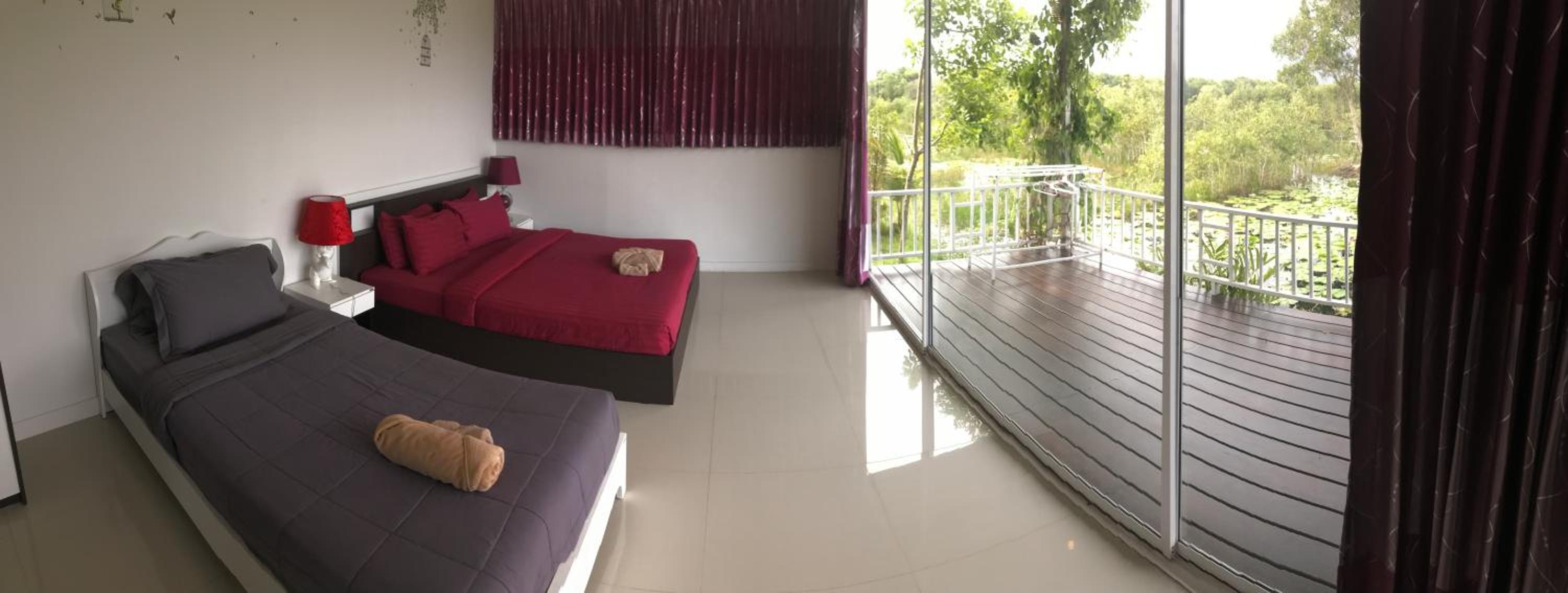 Family Room with Lake View - Photo 15