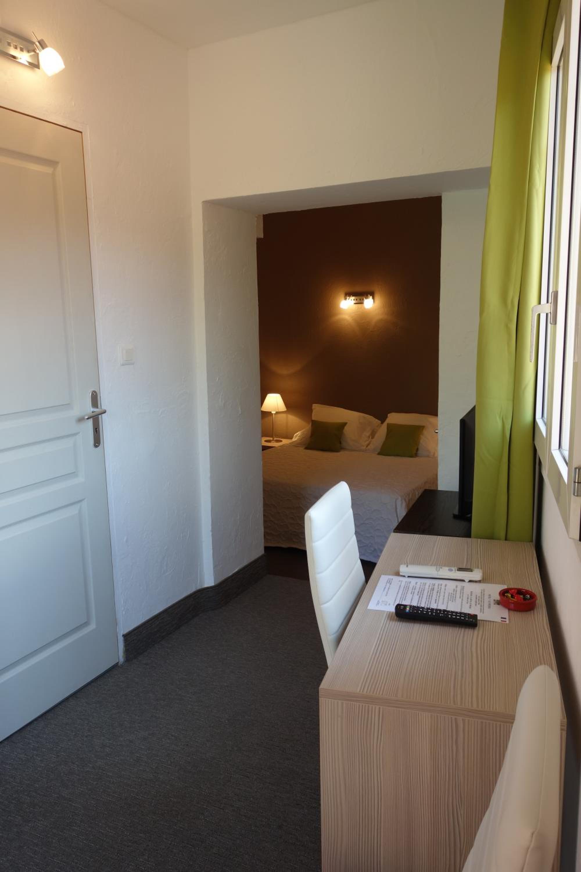 Superior Double or Twin Room with Terrace photo 3