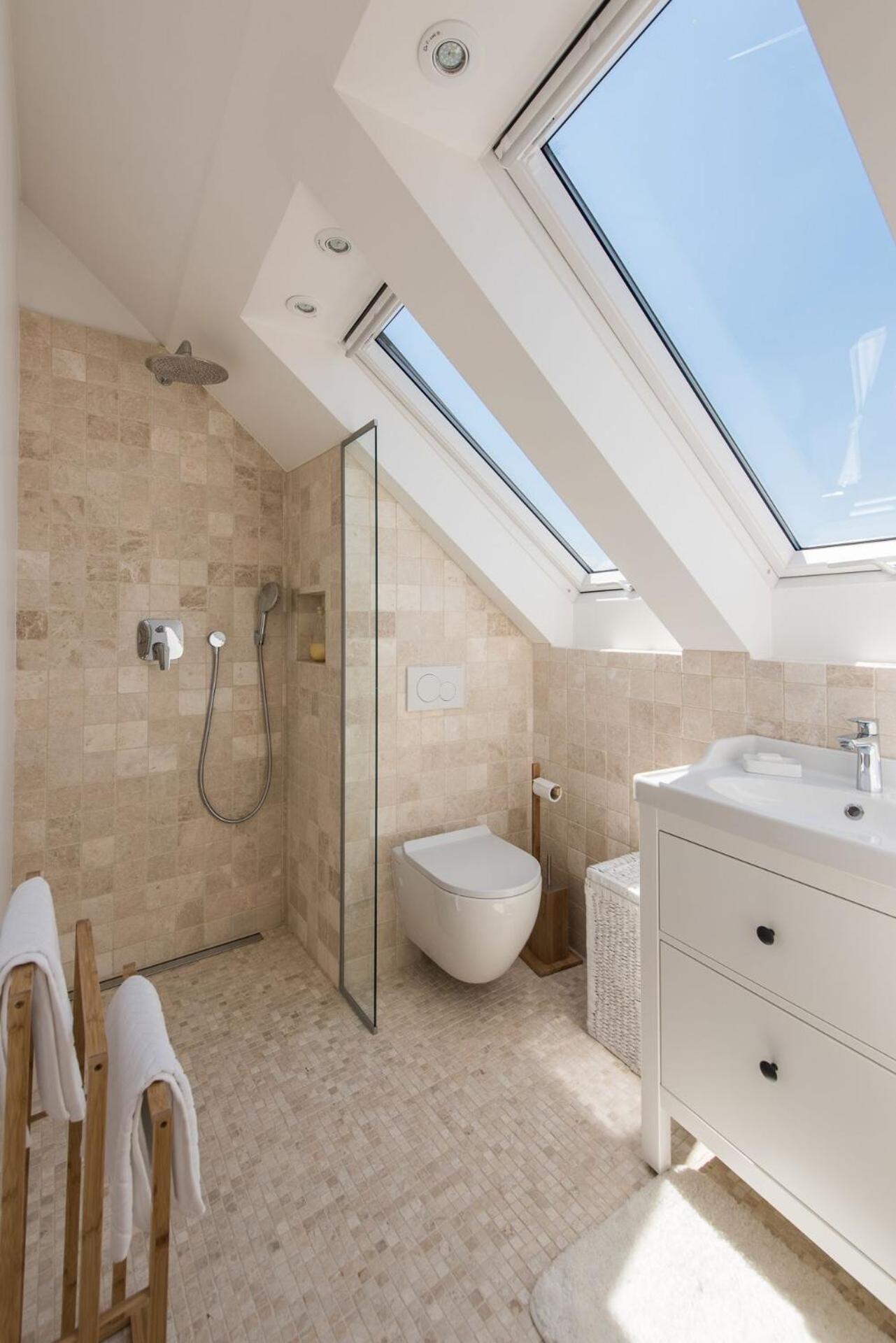 Three-Bedroom Apartment - Photo 8