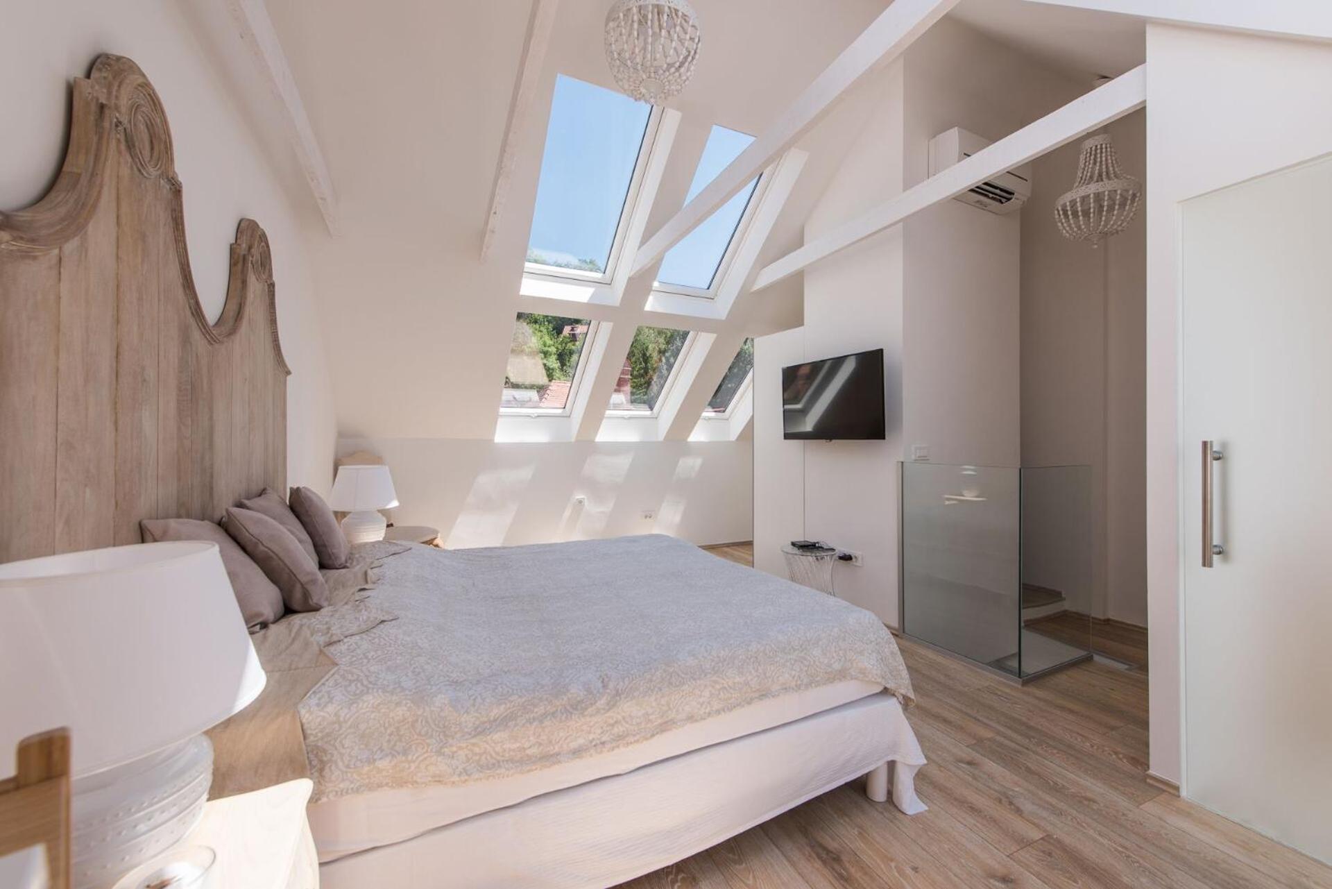 Three-Bedroom Apartment - Photo 10