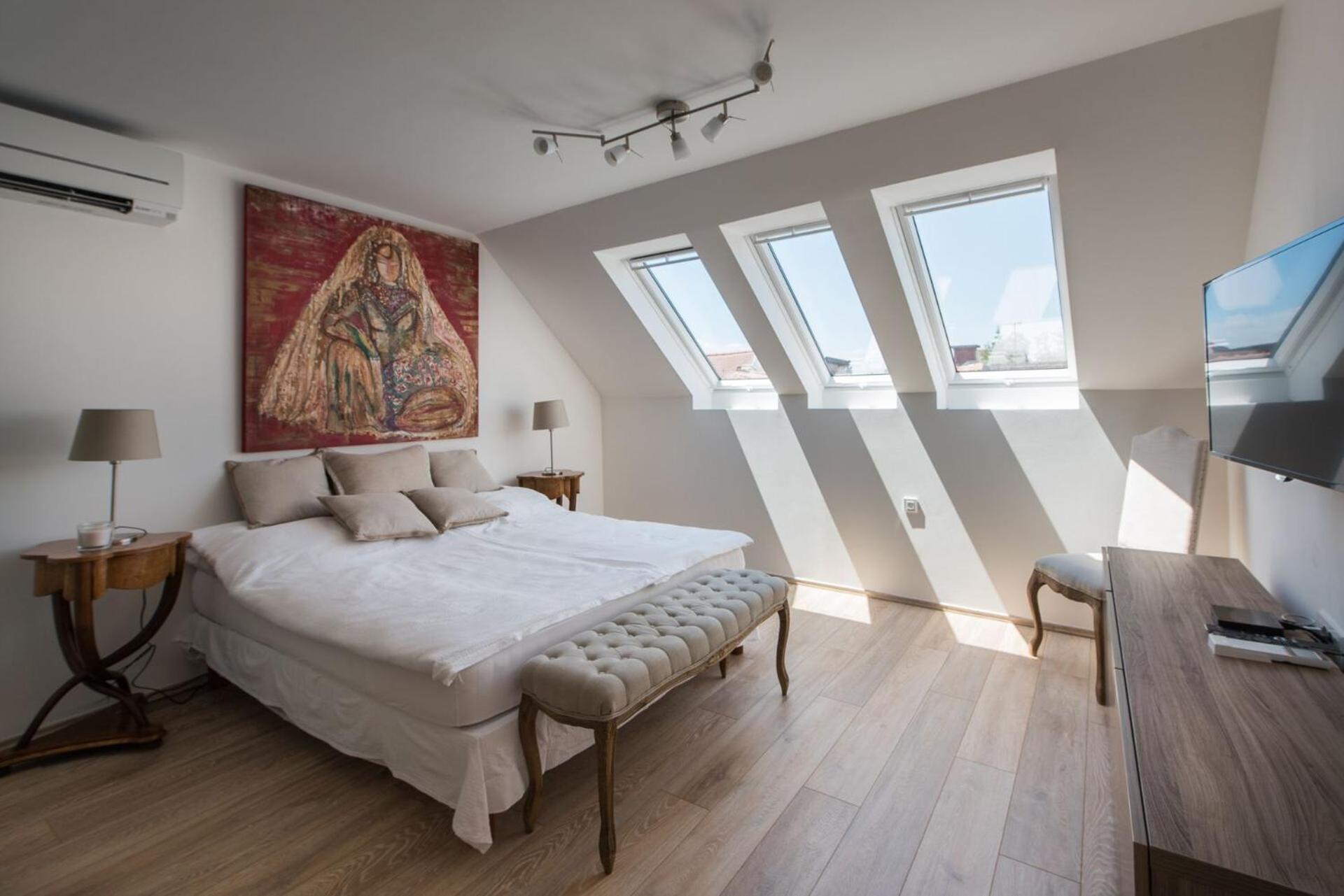 Three-Bedroom Apartment - Photo 15