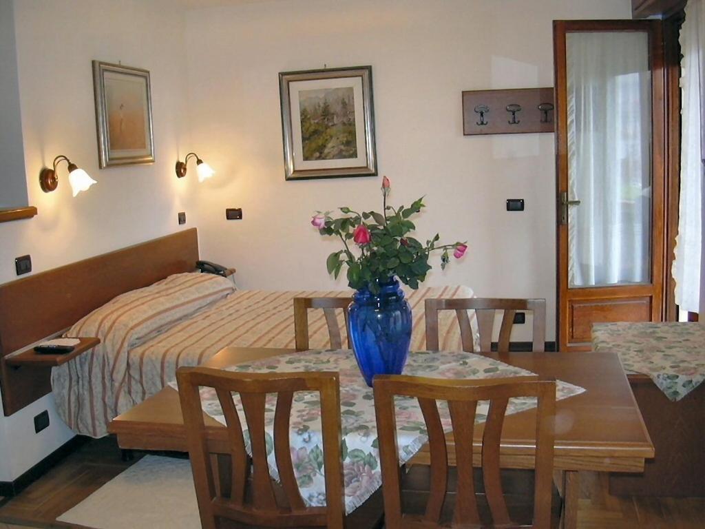 Superior Double Room with Balcony and Mountain View