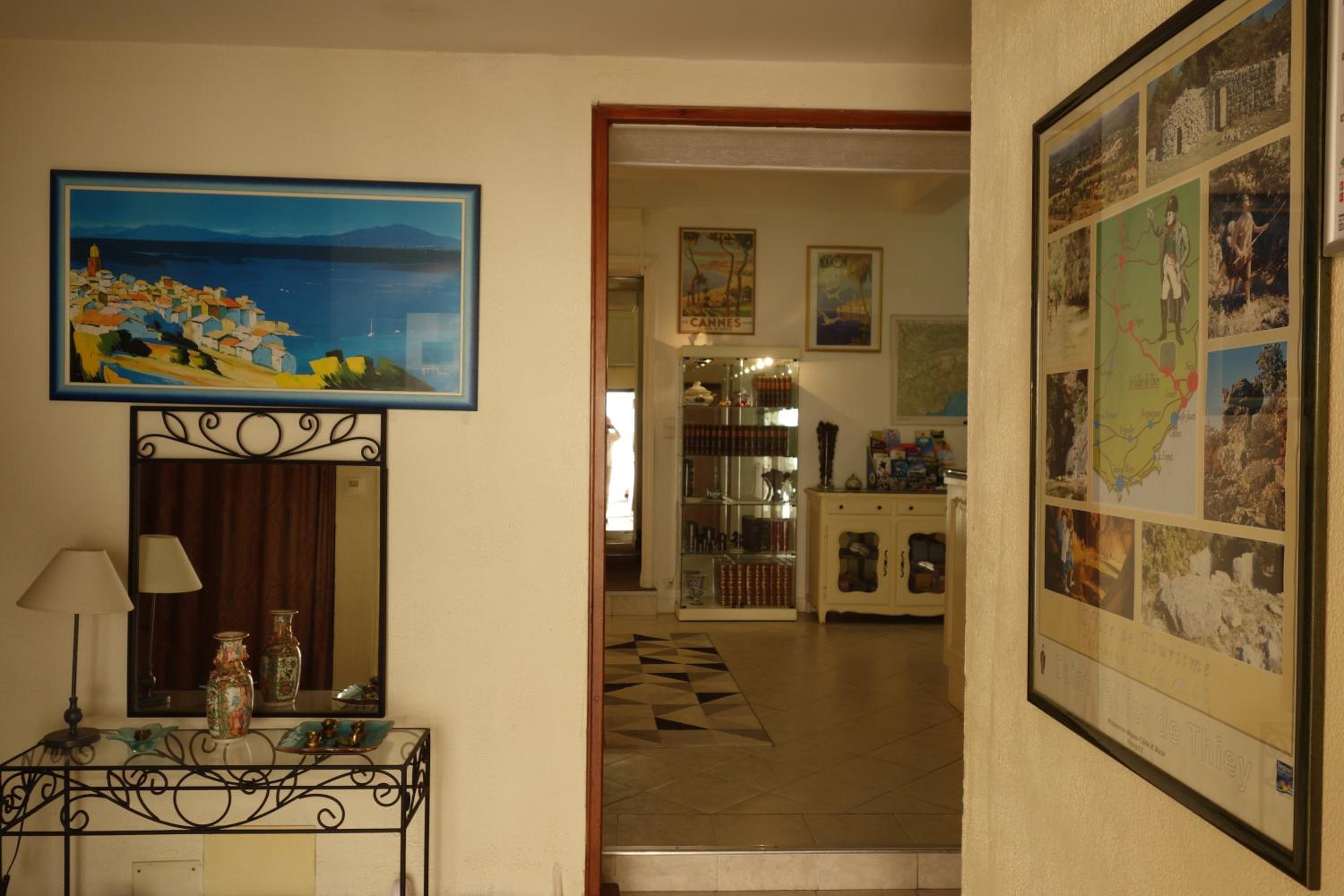 Family Room with Terrace photo 3