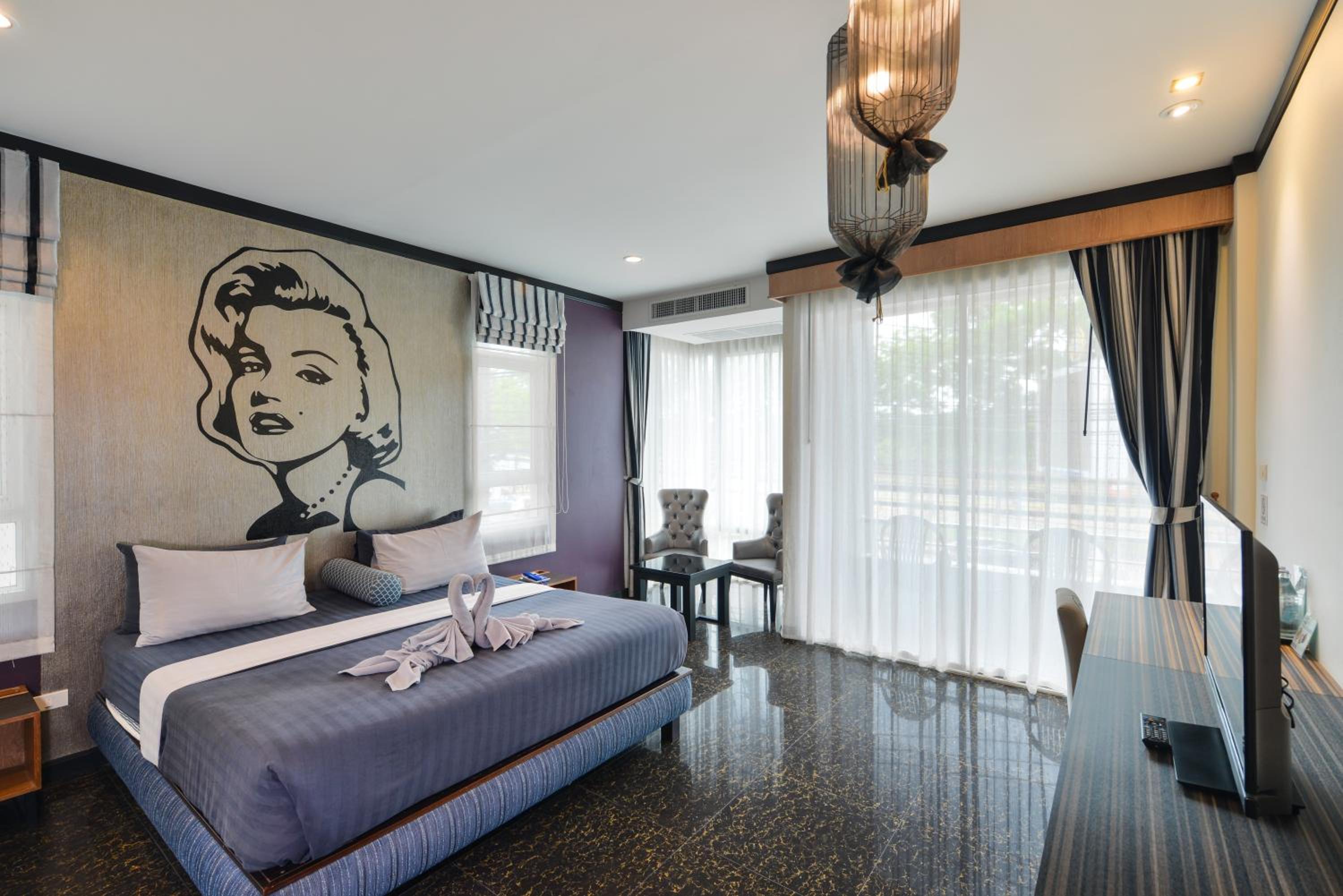 Deluxe Double Room with Sea View - Photo 3