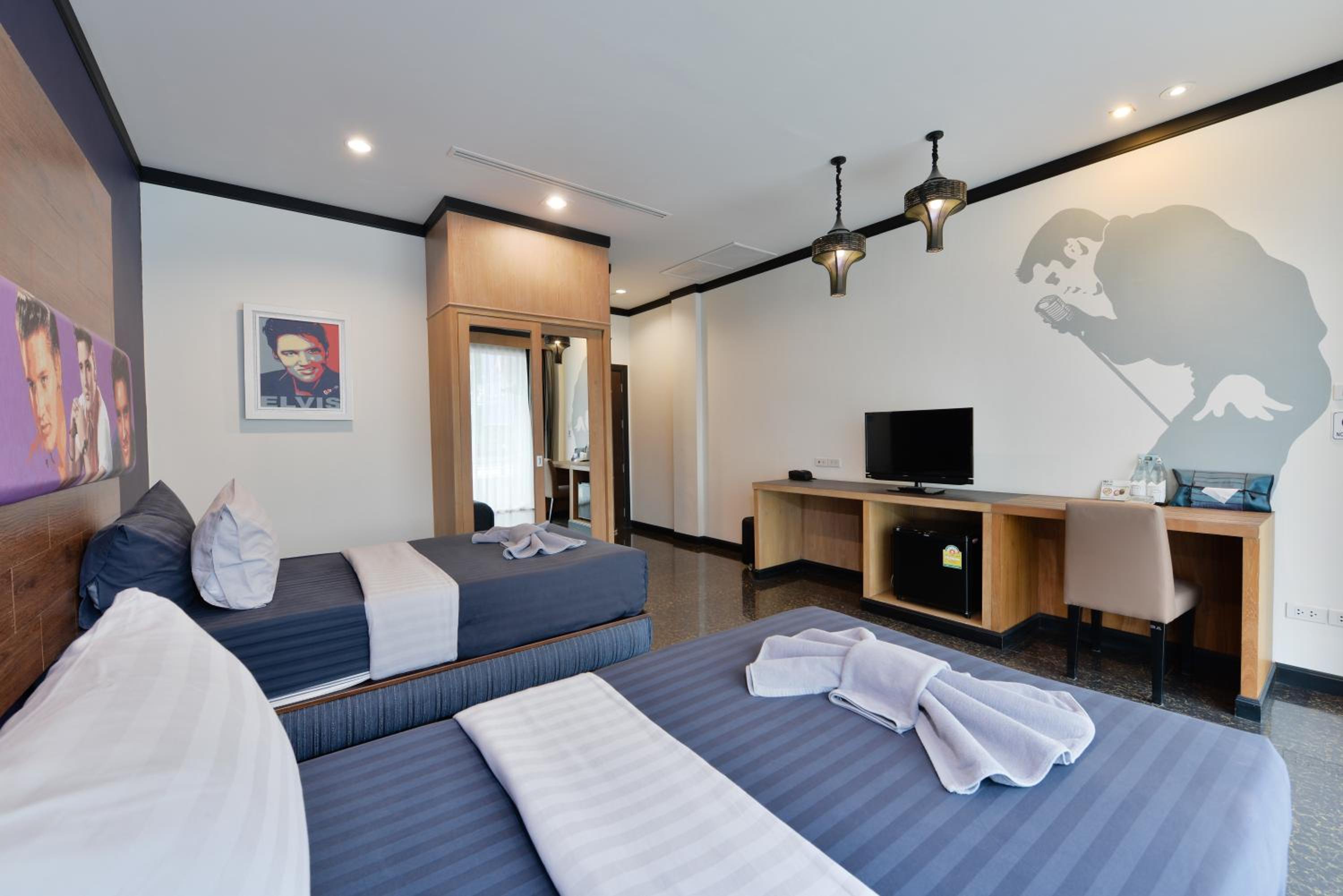 Superior Twin Room with Sea View - Photo 5