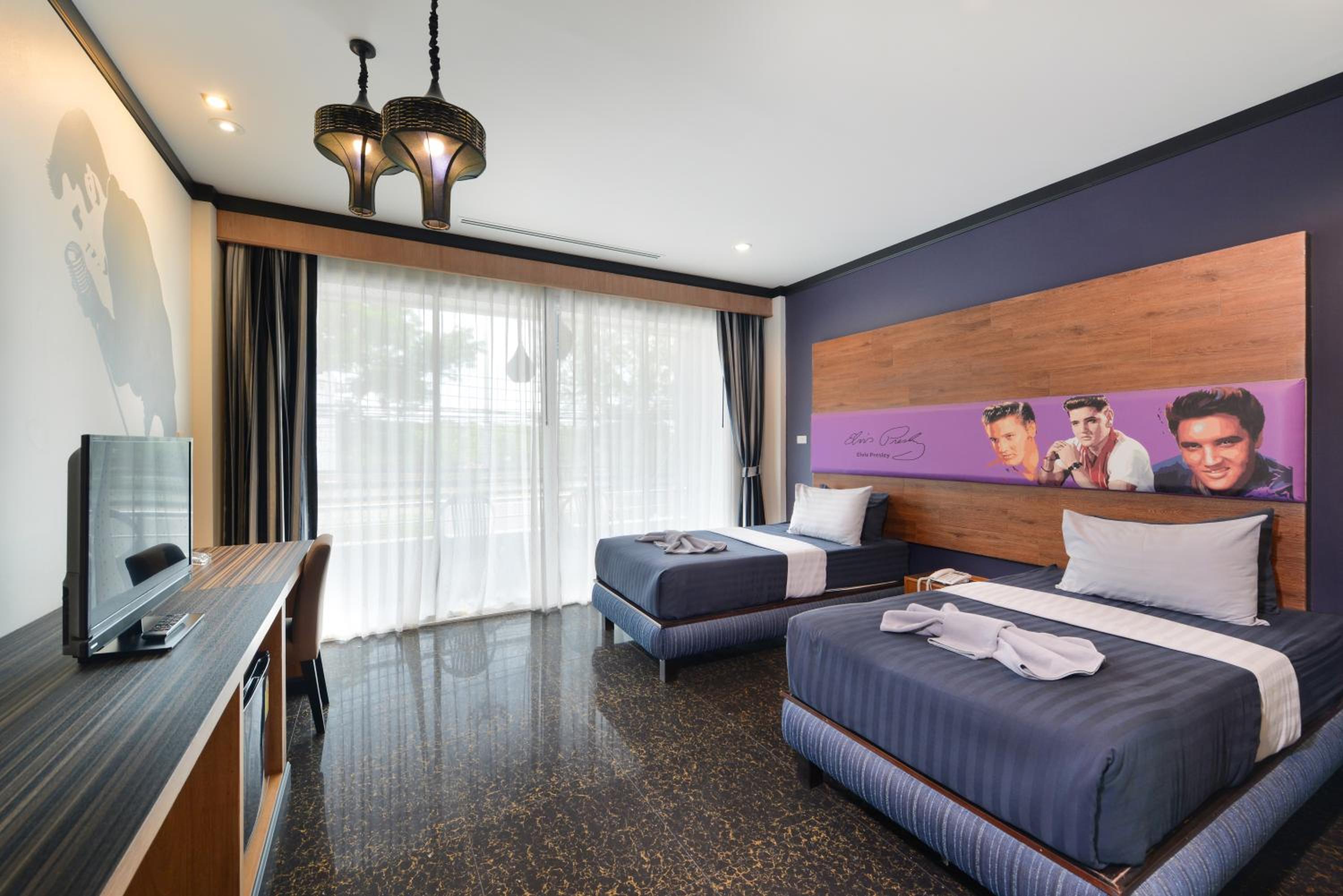 Superior Twin Room with Sea View - Photo 6