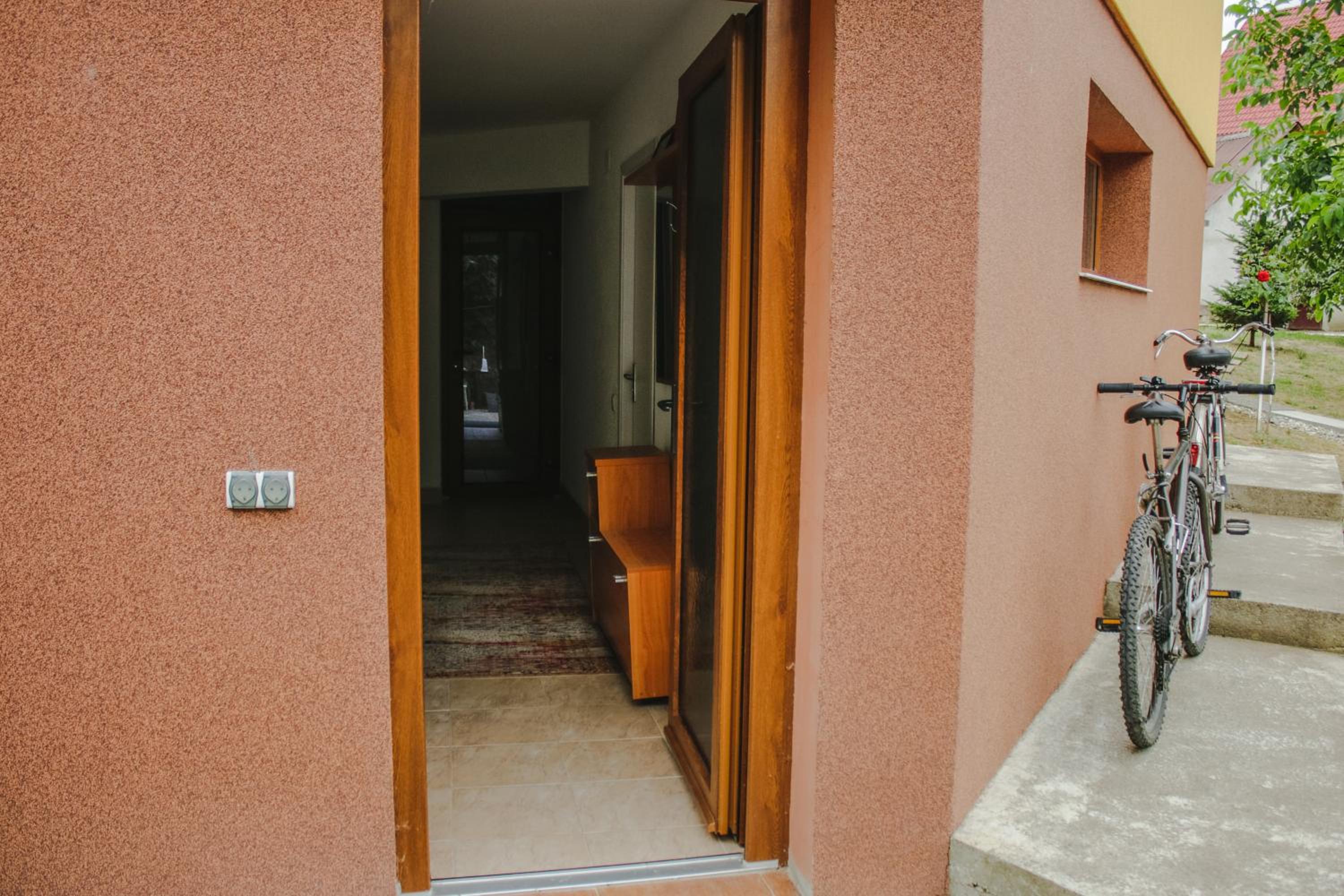 Double or Twin Room with Bathroom - Photo 28