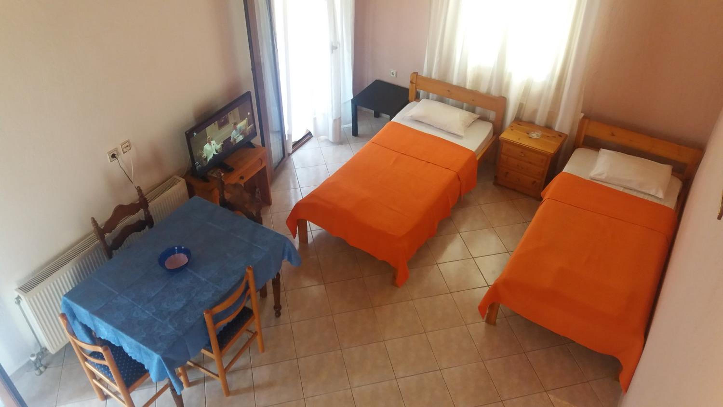 Apartment - Split Level (2-4 Adults) photo 2