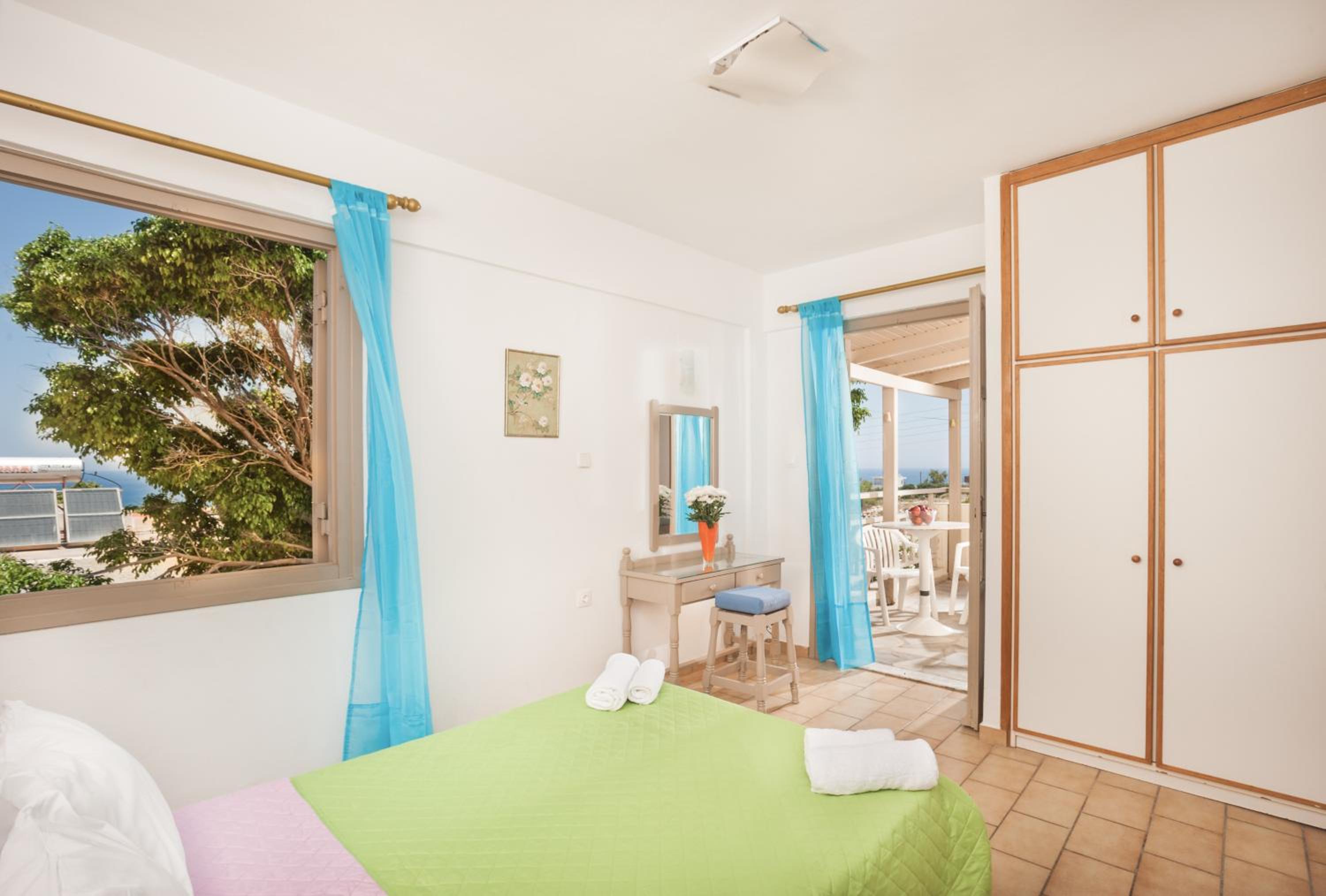 Two-Bedroom Apartment (4 Adults) photo 2
