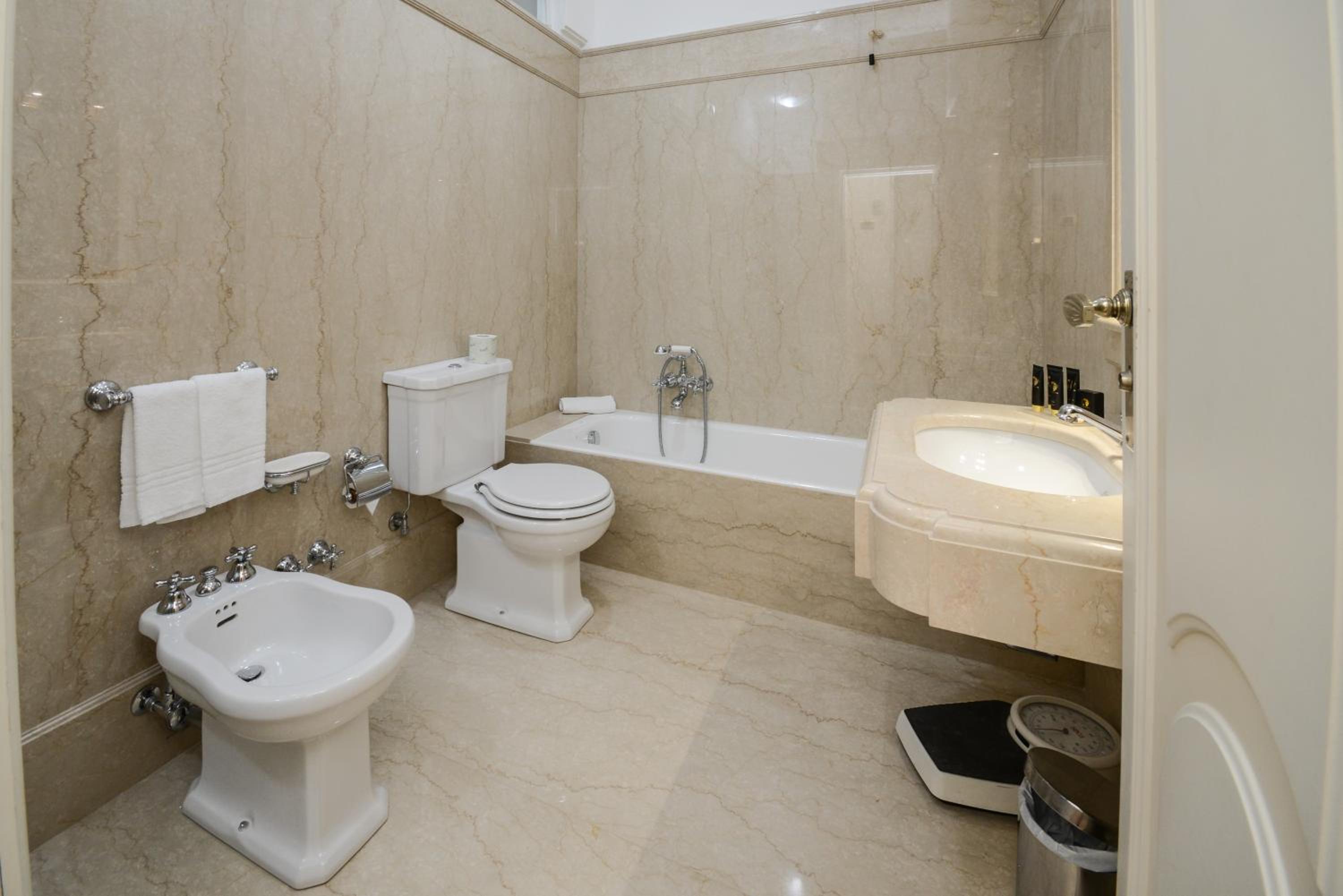 Junior Suite - Photo 13