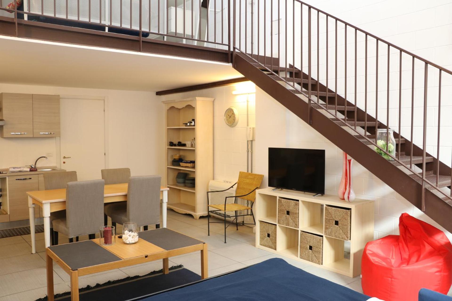 Loft - Photo 1