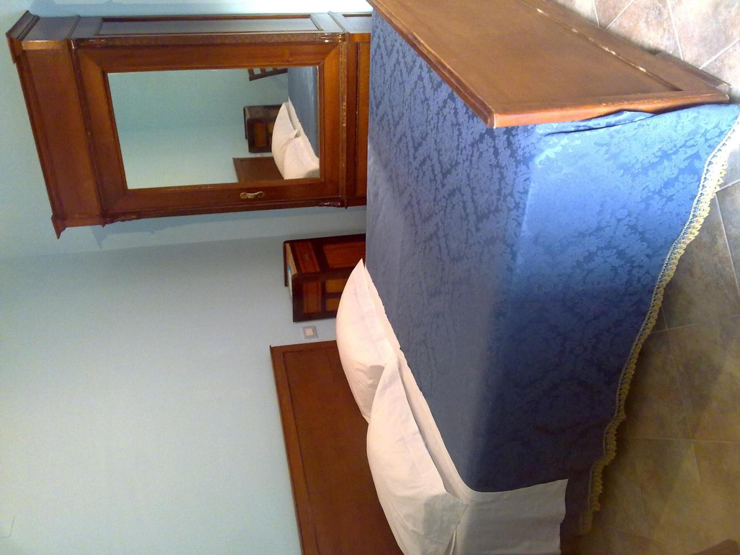 Deluxe Room (2 Adults + 1 Child) photo 2