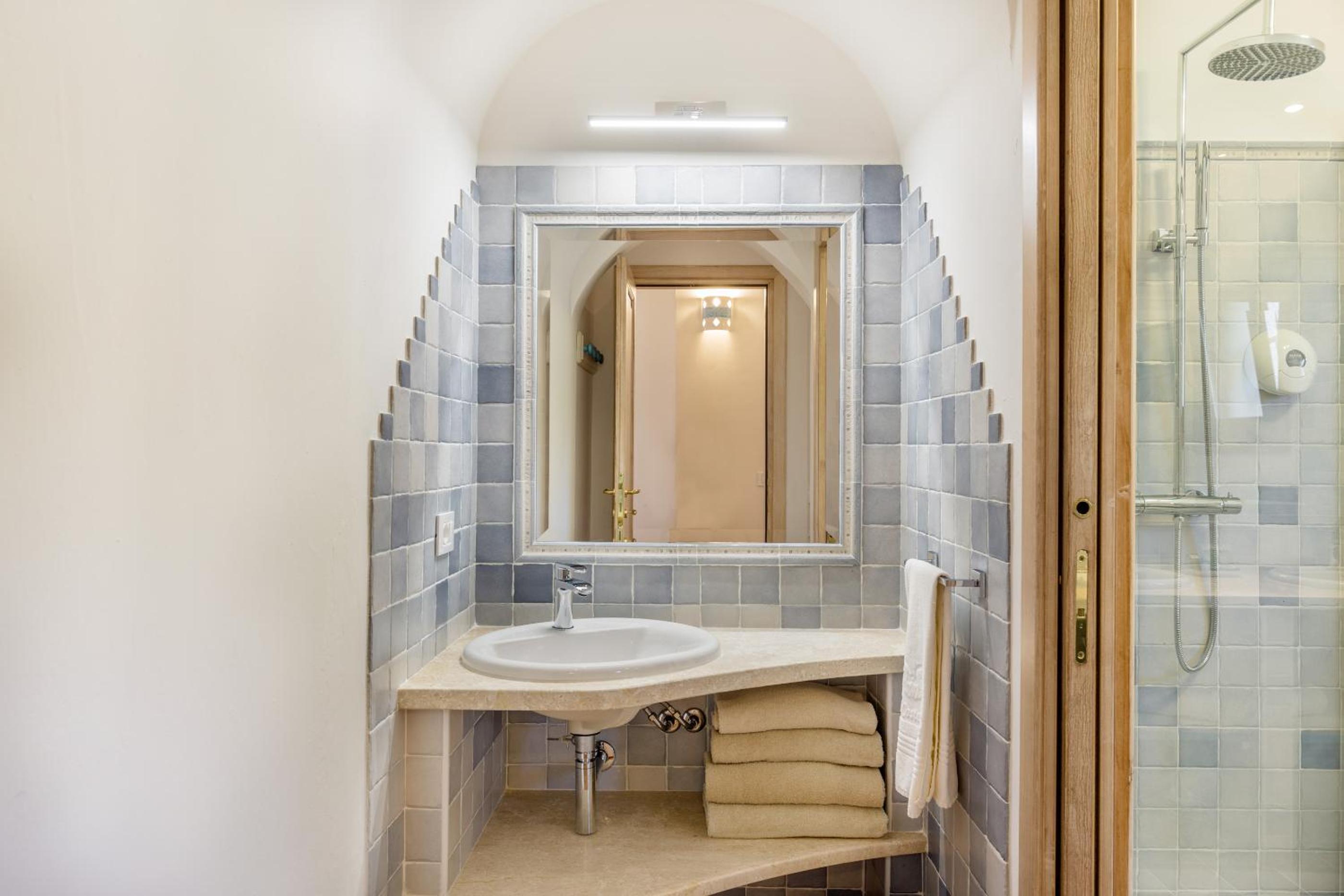 Two-Bedroom Suite with Swimming Pool photo 3