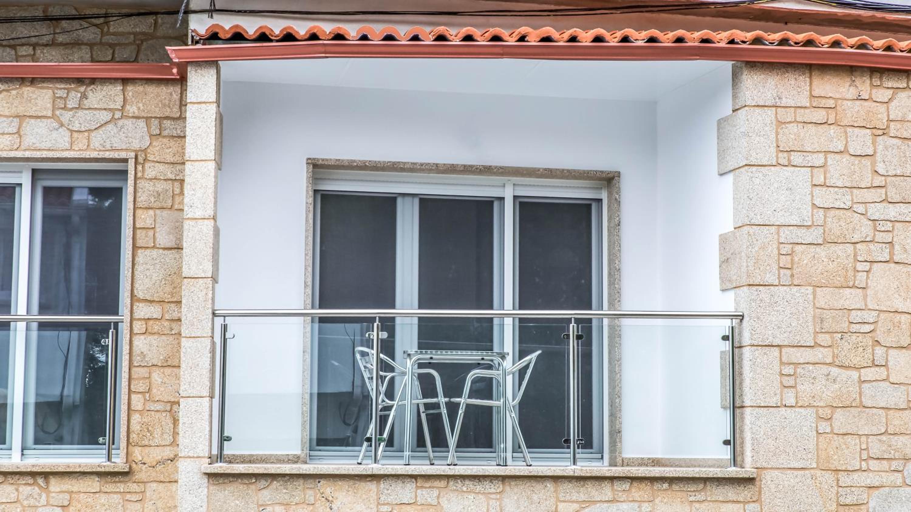 Apartment with Balcony - Photo 8