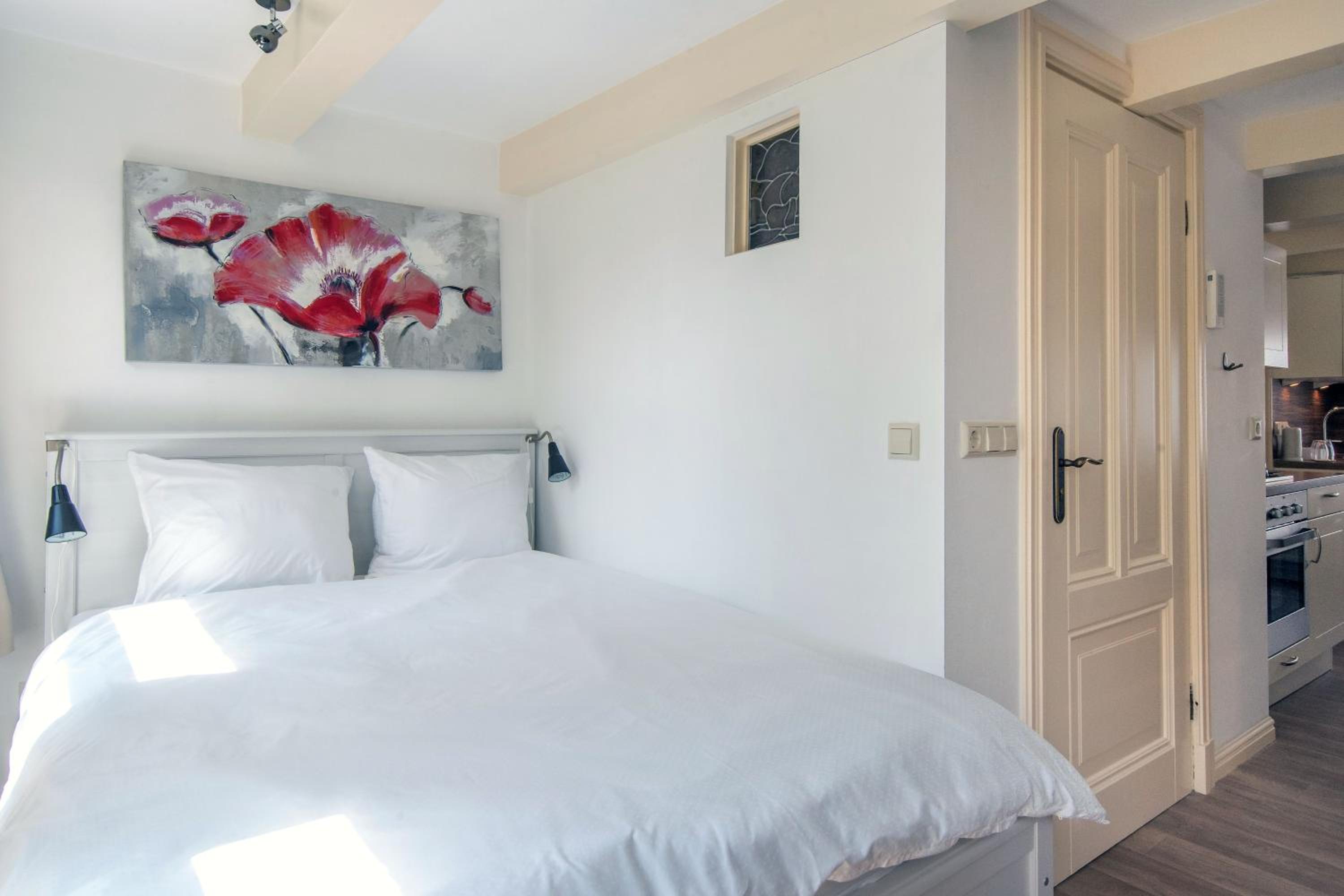 Deluxe Double Room with Shower photo 3