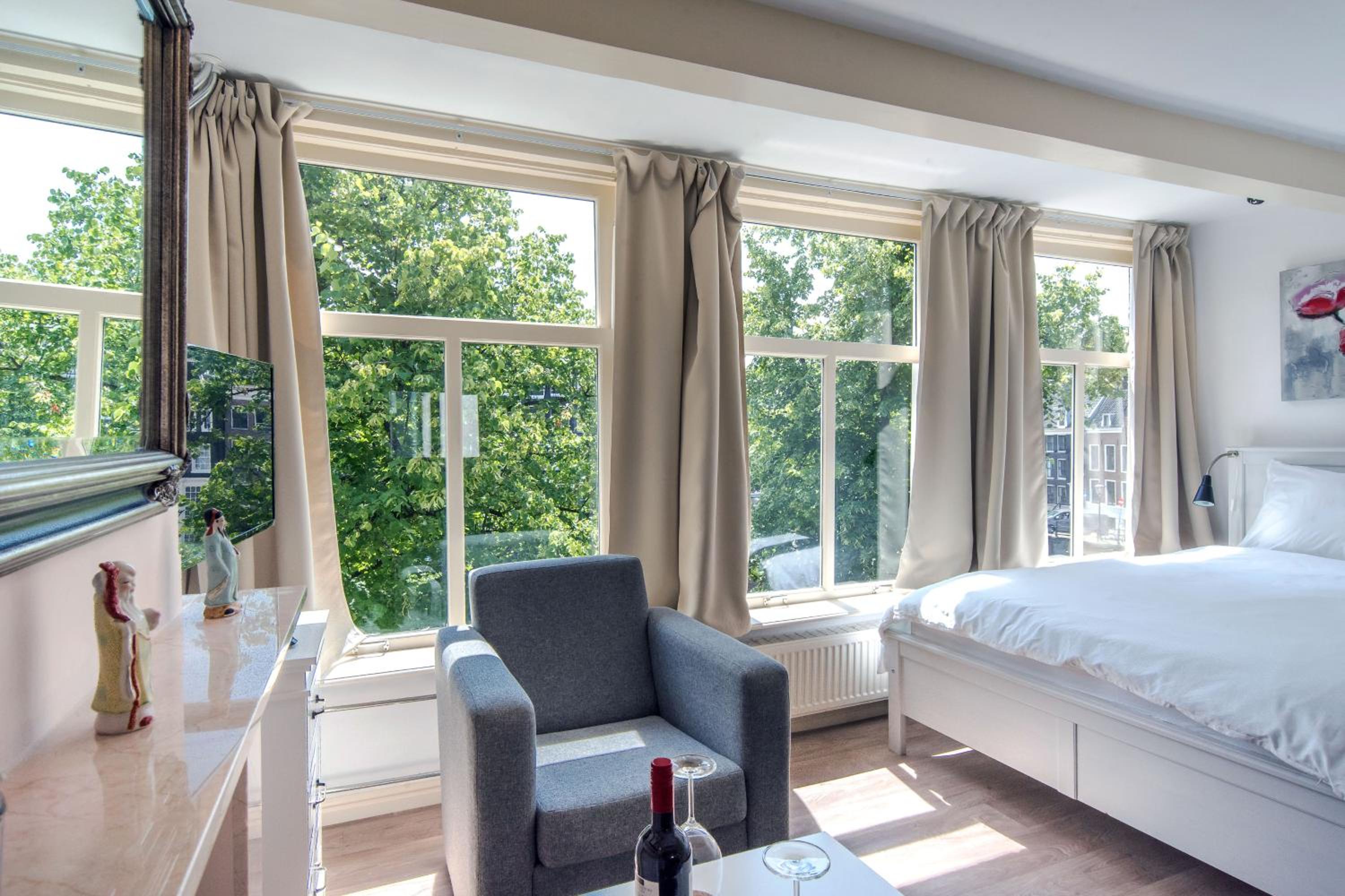 Deluxe Double Room with Shower